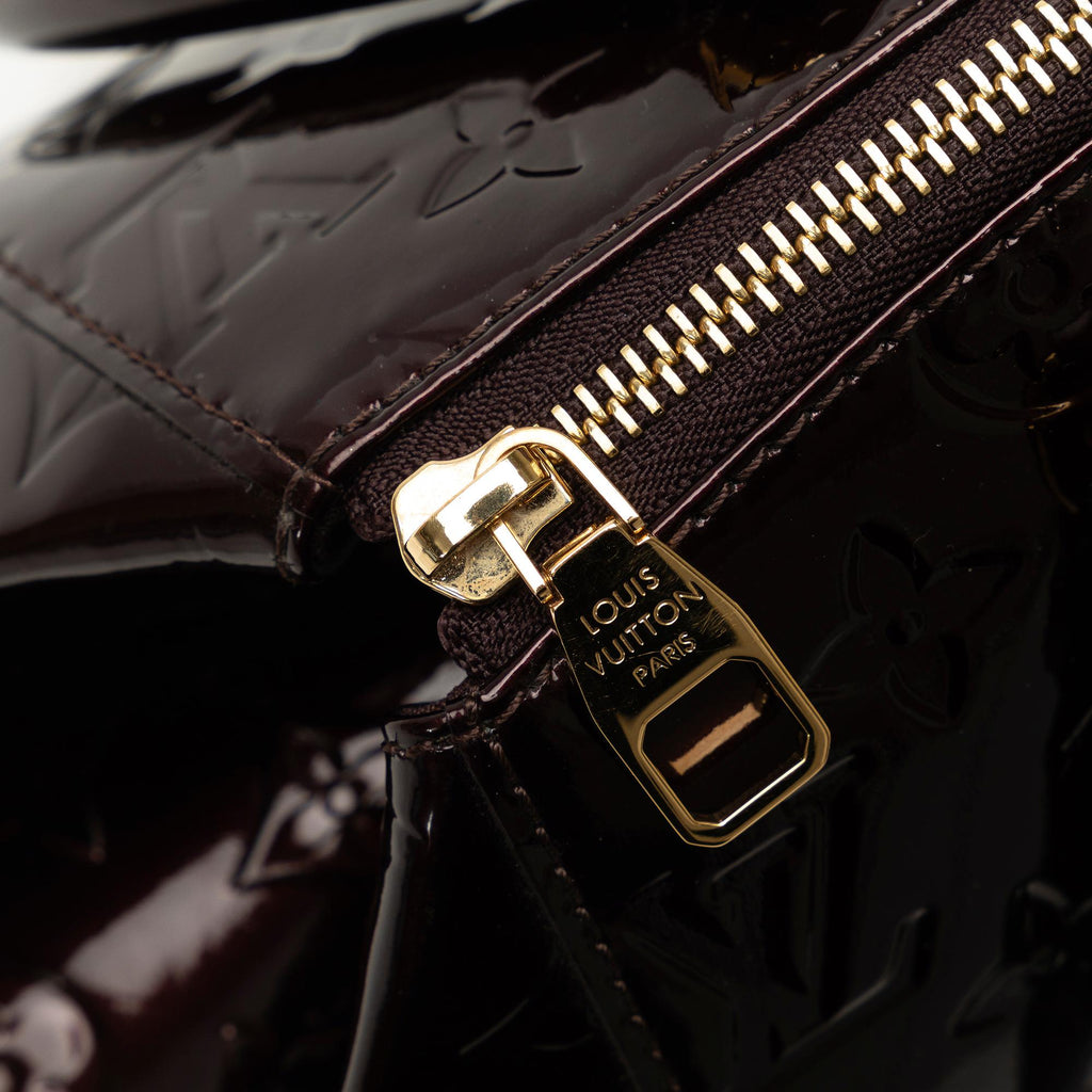 Louis Vuitton Monogram Vernis Sherwood PM (SHG-8Wy7TG)