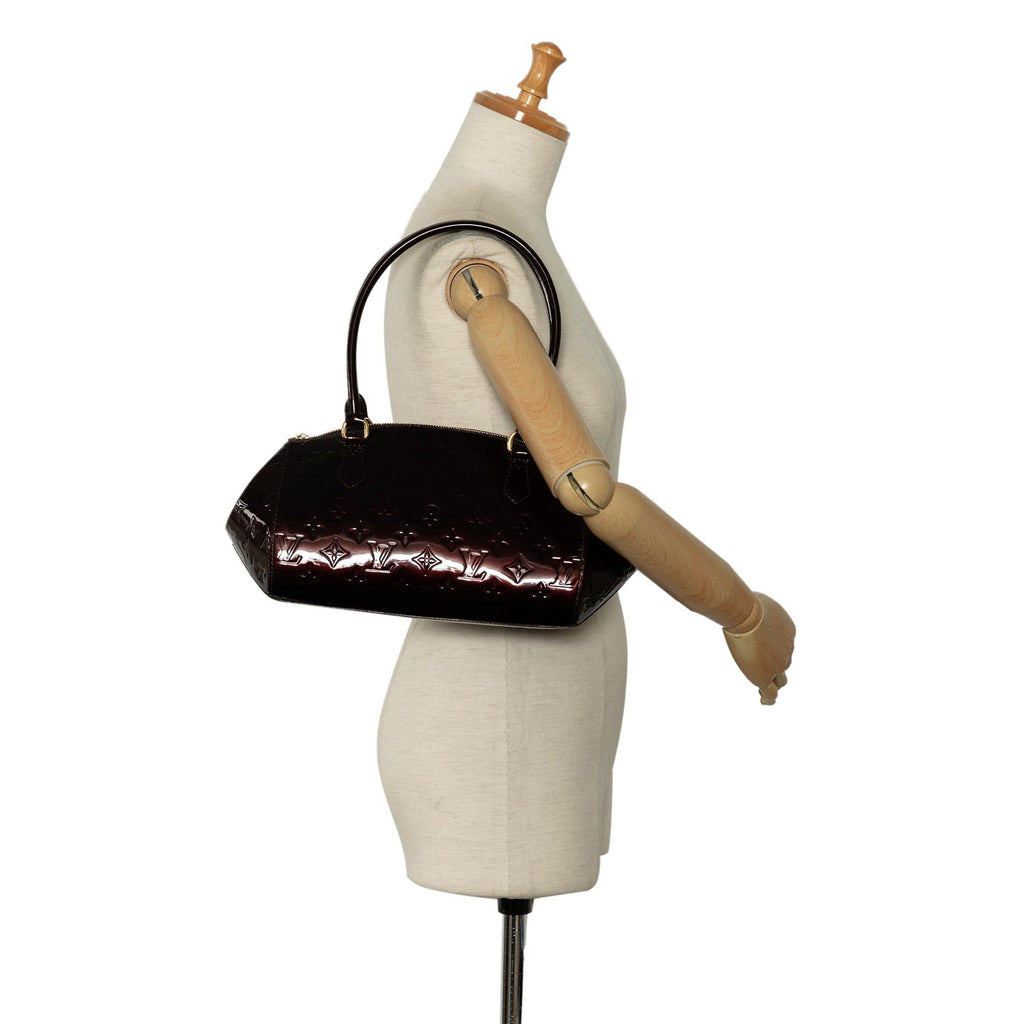 Louis Vuitton Monogram Vernis Sherwood PM (SHG-8Wy7TG)