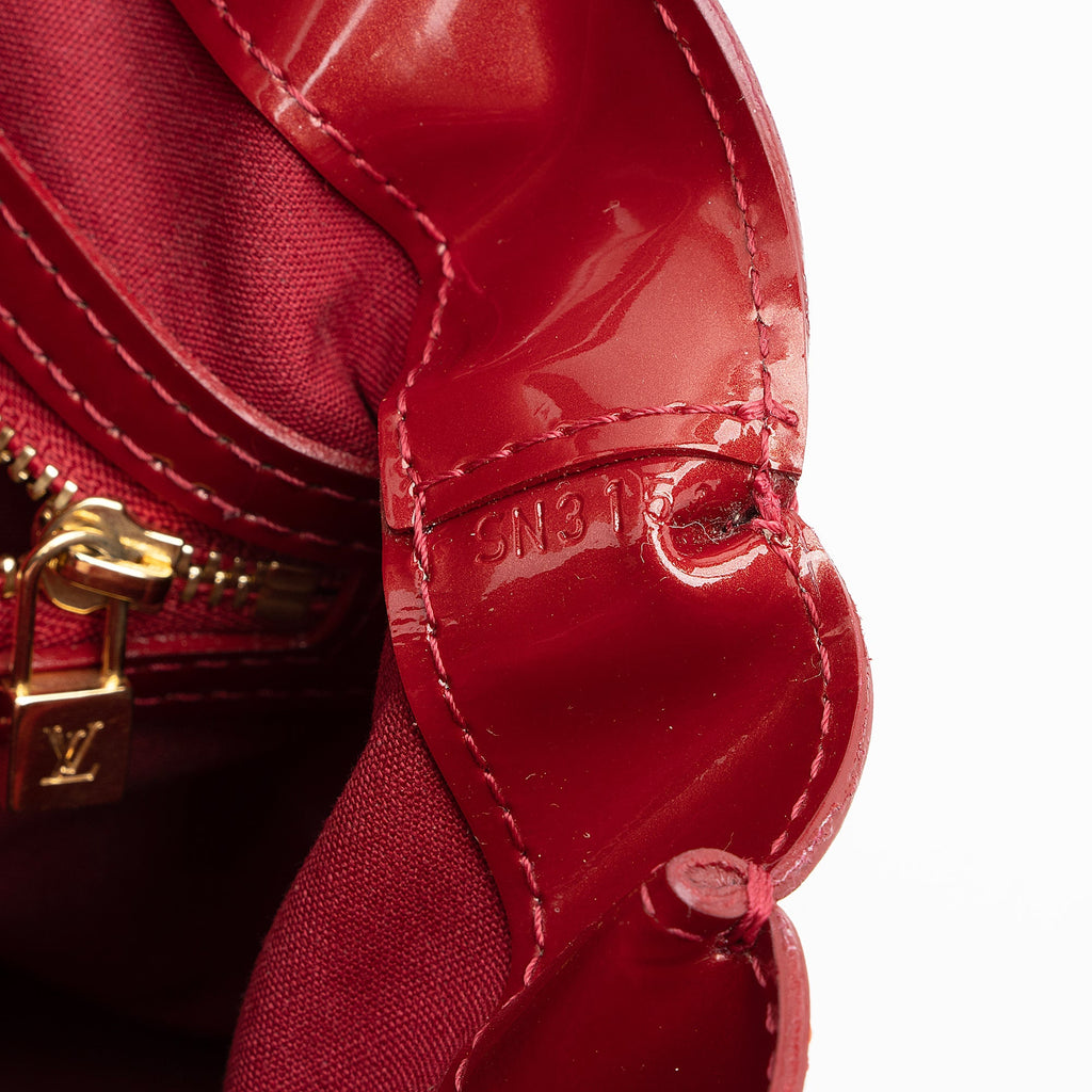 Louis Vuitton Monogram Vernis Wilshire PM Tote (SHF-22634)