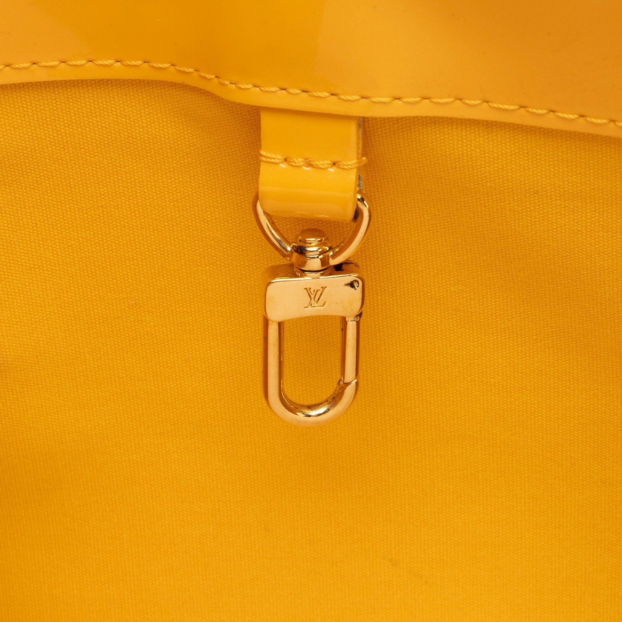 Louis Vuitton Monogram Vernis Wilshire PM Tote (SHF-QSLtSB)