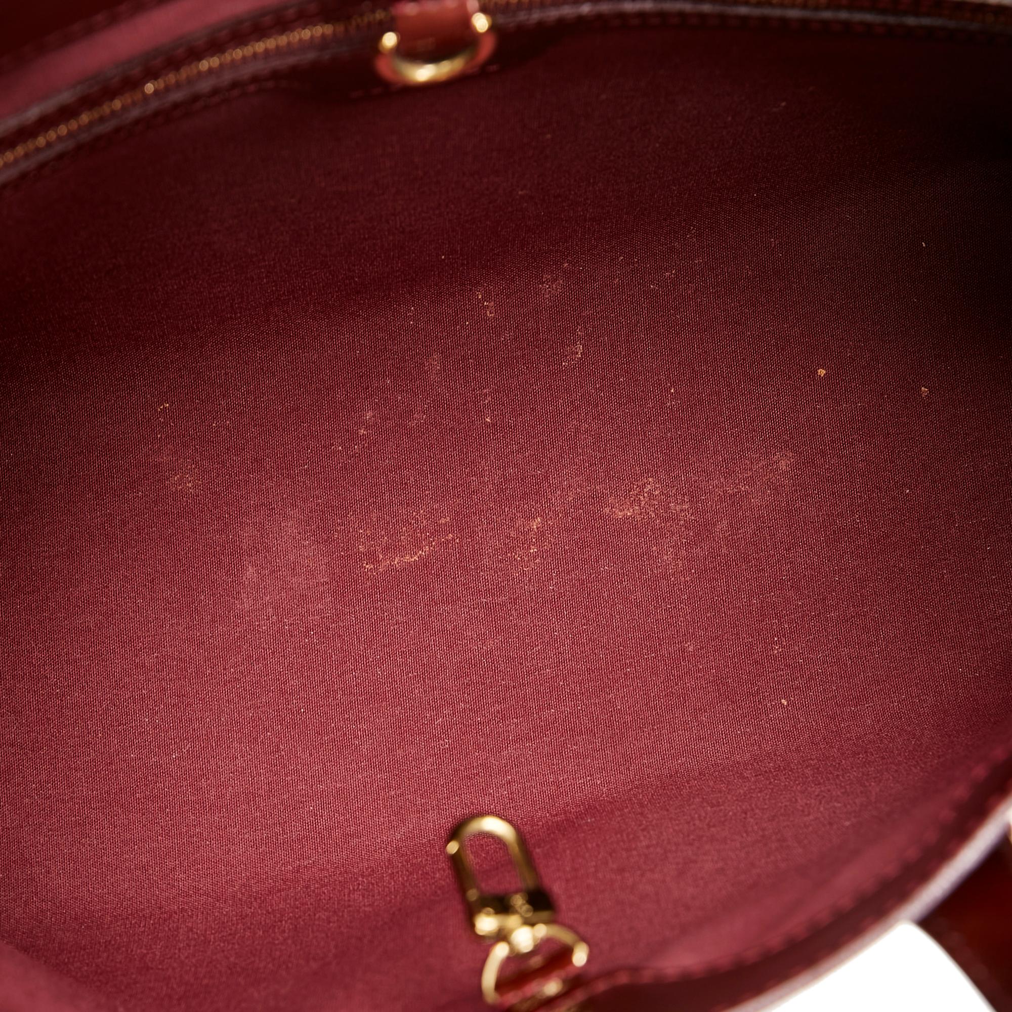Louis Vuitton Monogram Vernis Wilshire PM (SHG-3zphEv)