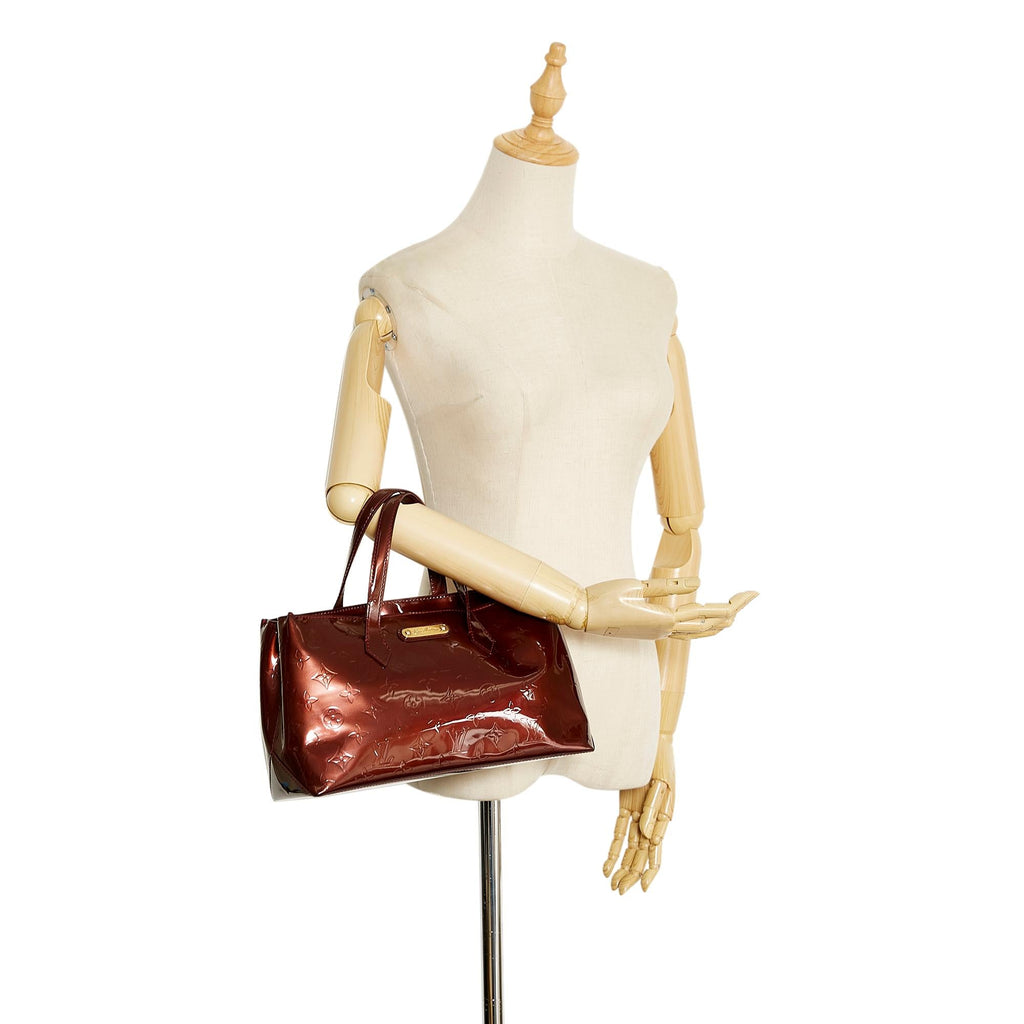 Louis Vuitton Monogram Vernis Wilshire PM (SHG-3zphEv)