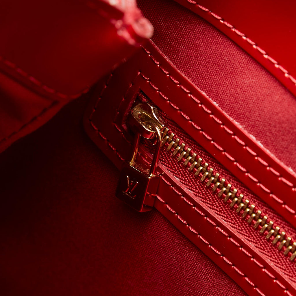 Louis Vuitton Monogram Vernis Wilshire PM (SHG-8Bm3Qz)