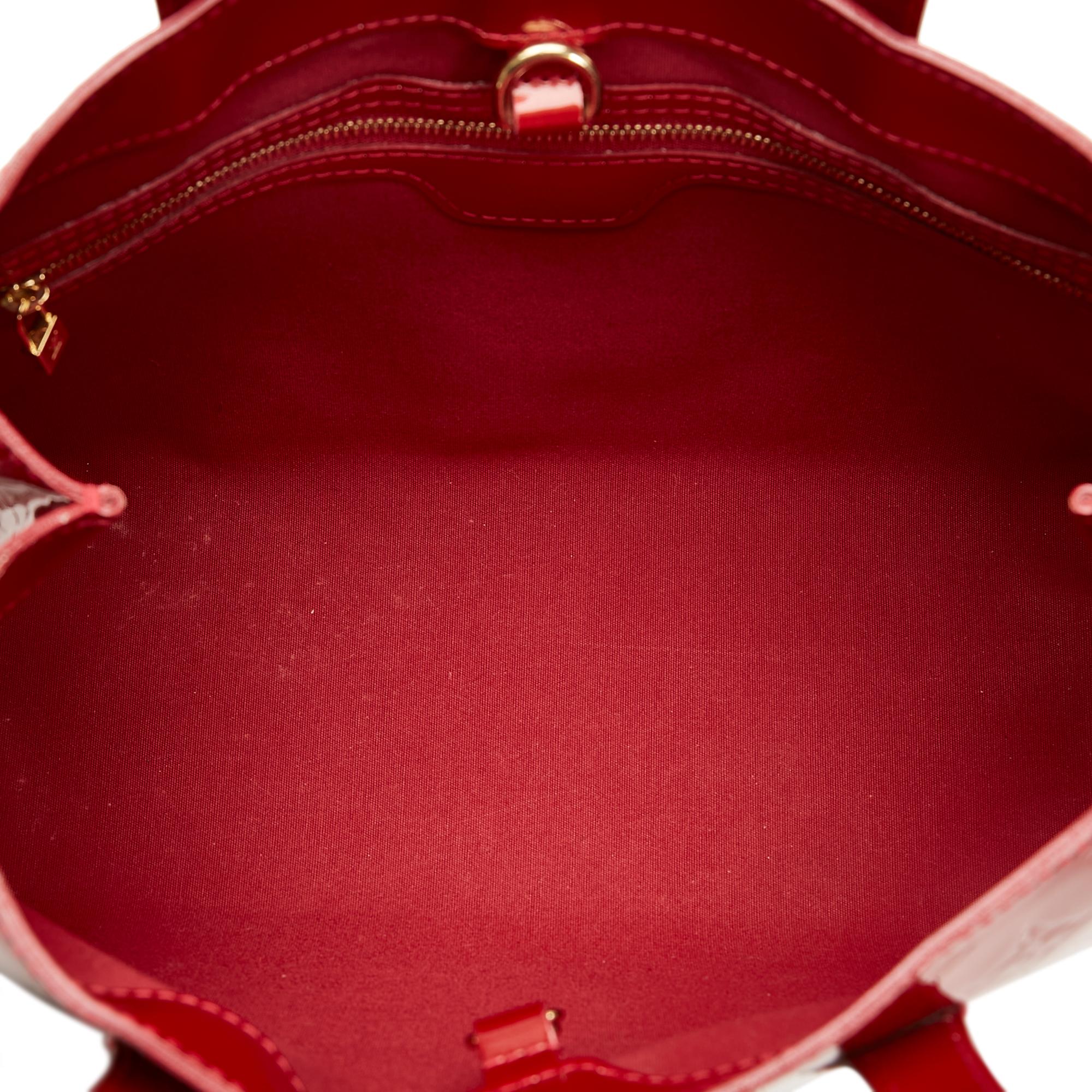 Louis Vuitton Monogram Vernis Wilshire PM (SHG-8Bm3Qz)