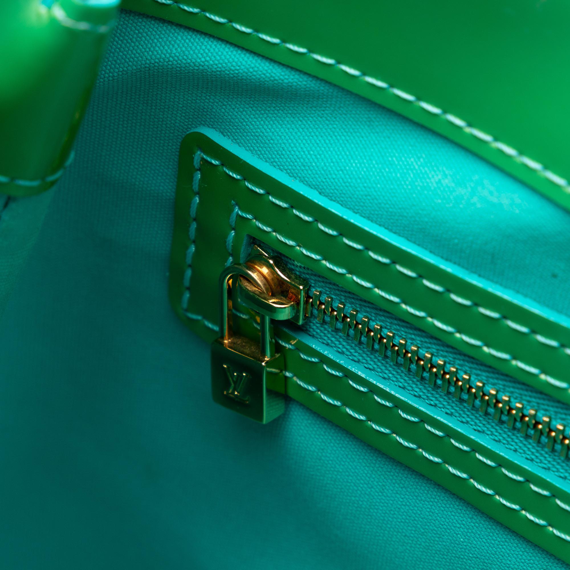 Louis Vuitton Monogram Vernis Wilshire PM (SHG-uSHQBu)