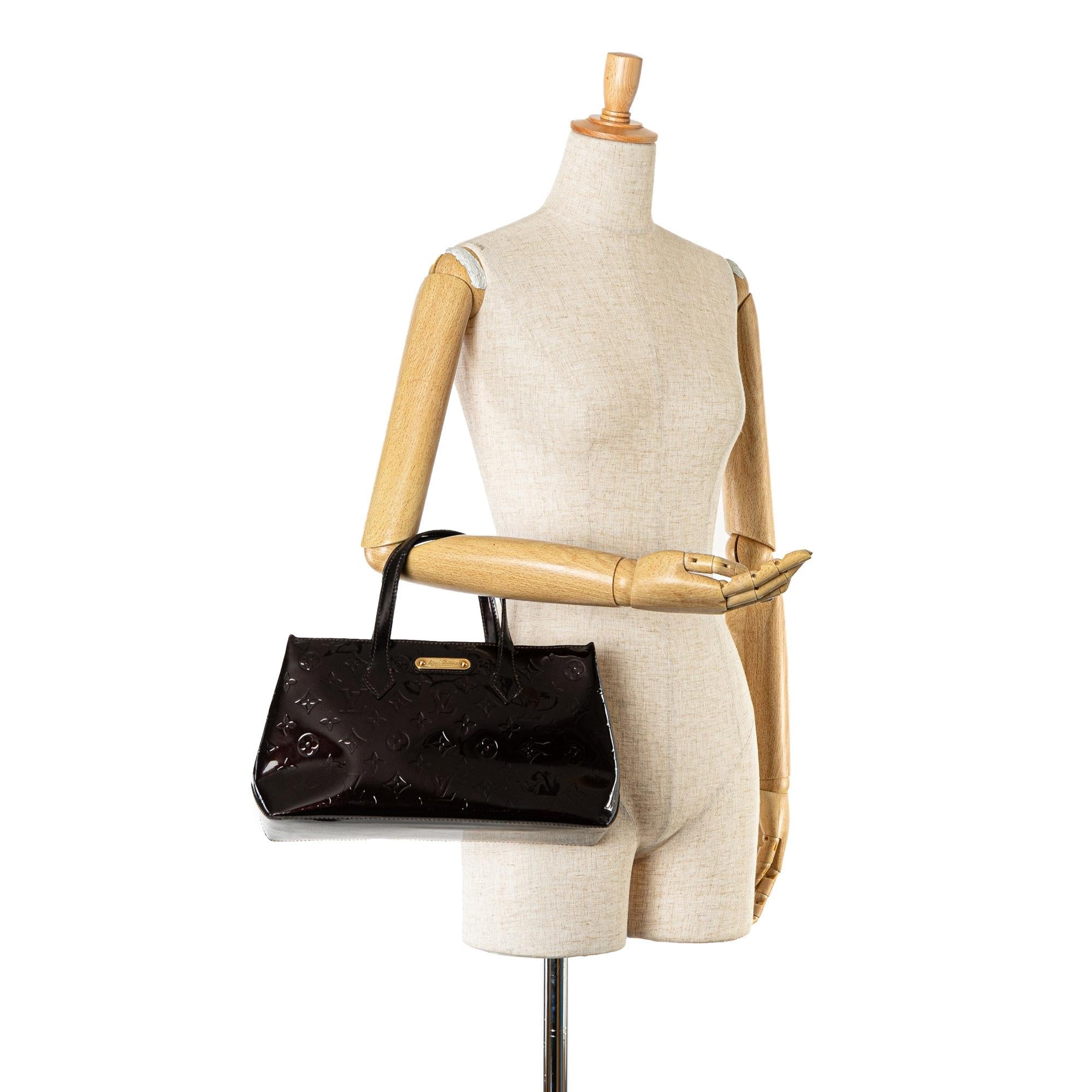 Louis Vuitton Monogram Vernis Wilshire PM (SHG-kvsdqR)