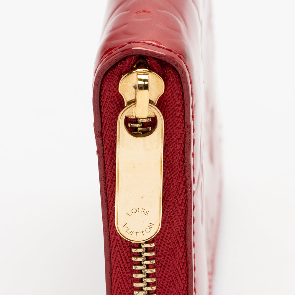 Louis Vuitton Monogram Vernis Zippy Coin Wallet (SHF-15405)