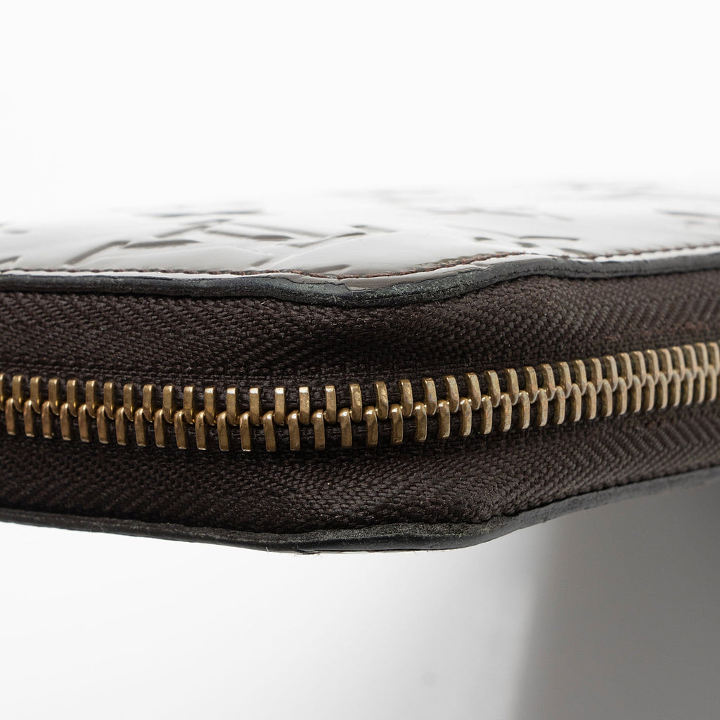 Louis Vuitton Monogram Vernis Zippy Wallet (SHF-O0VEBU)