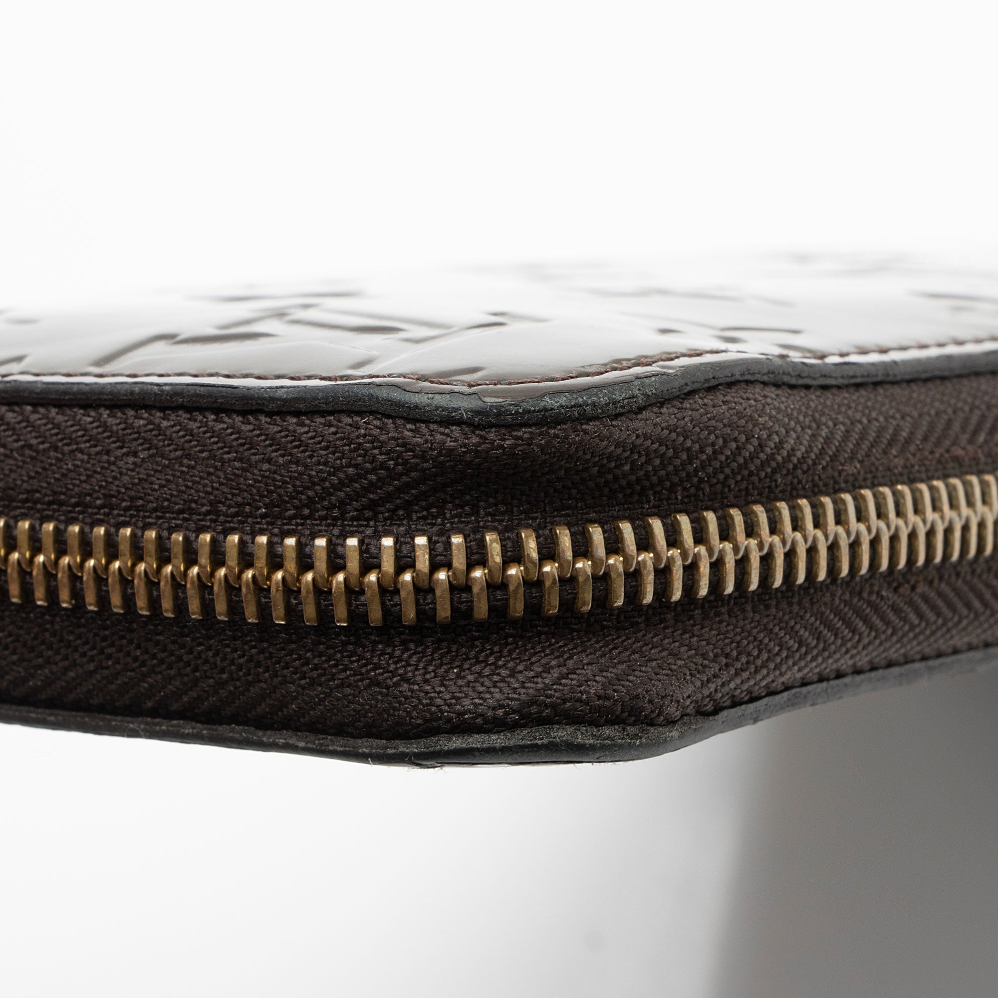Louis Vuitton Monogram Vernis Zippy Wallet (SHF-O0VEBU)