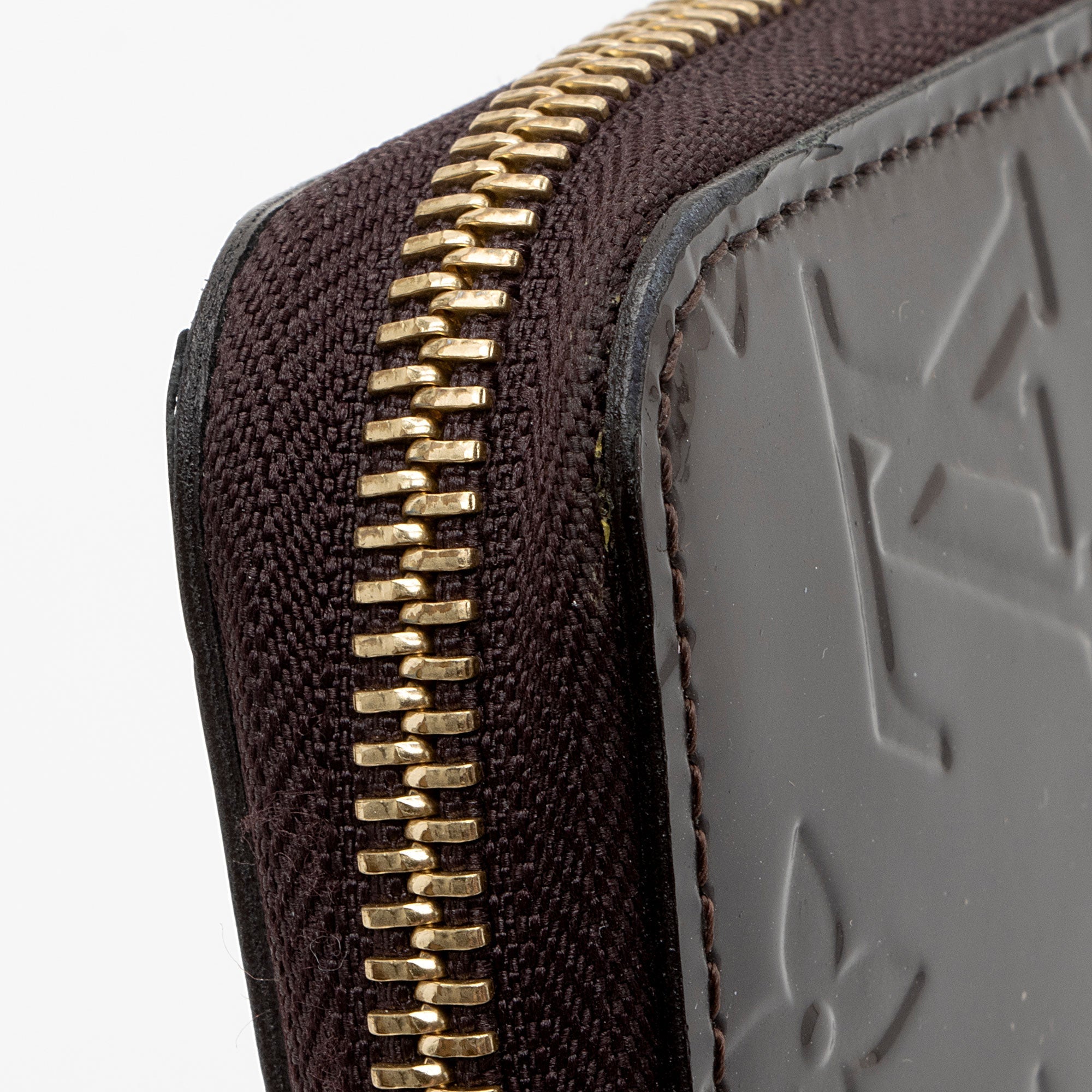 Louis Vuitton Monogram Vernis Zippy Wallet (SHF-RUOsxW)
