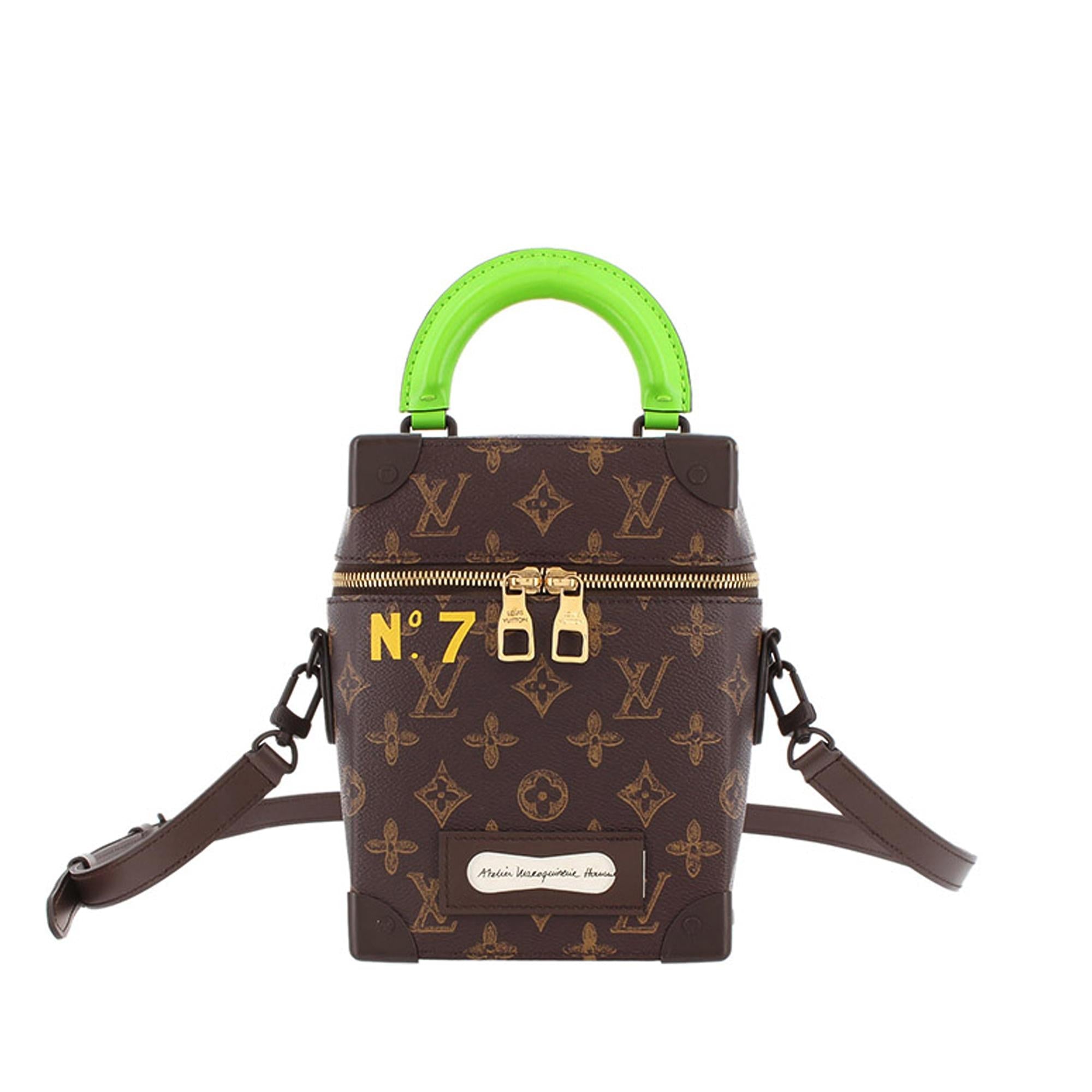 Louis Vuitton Monogram Vertical Box Trunk (SHG-aKatHl)