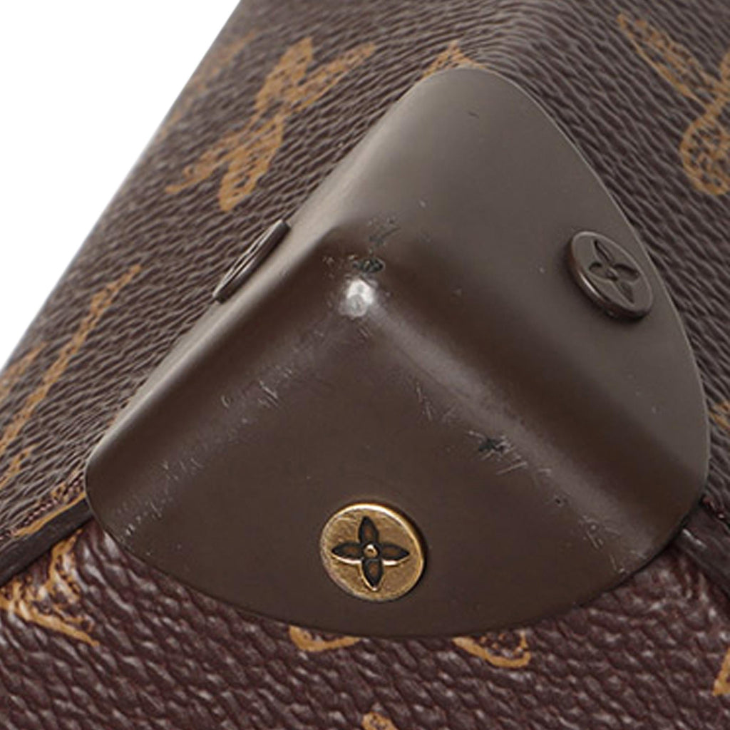 Louis Vuitton Monogram Vertical Box Trunk (SHG-aKatHl)