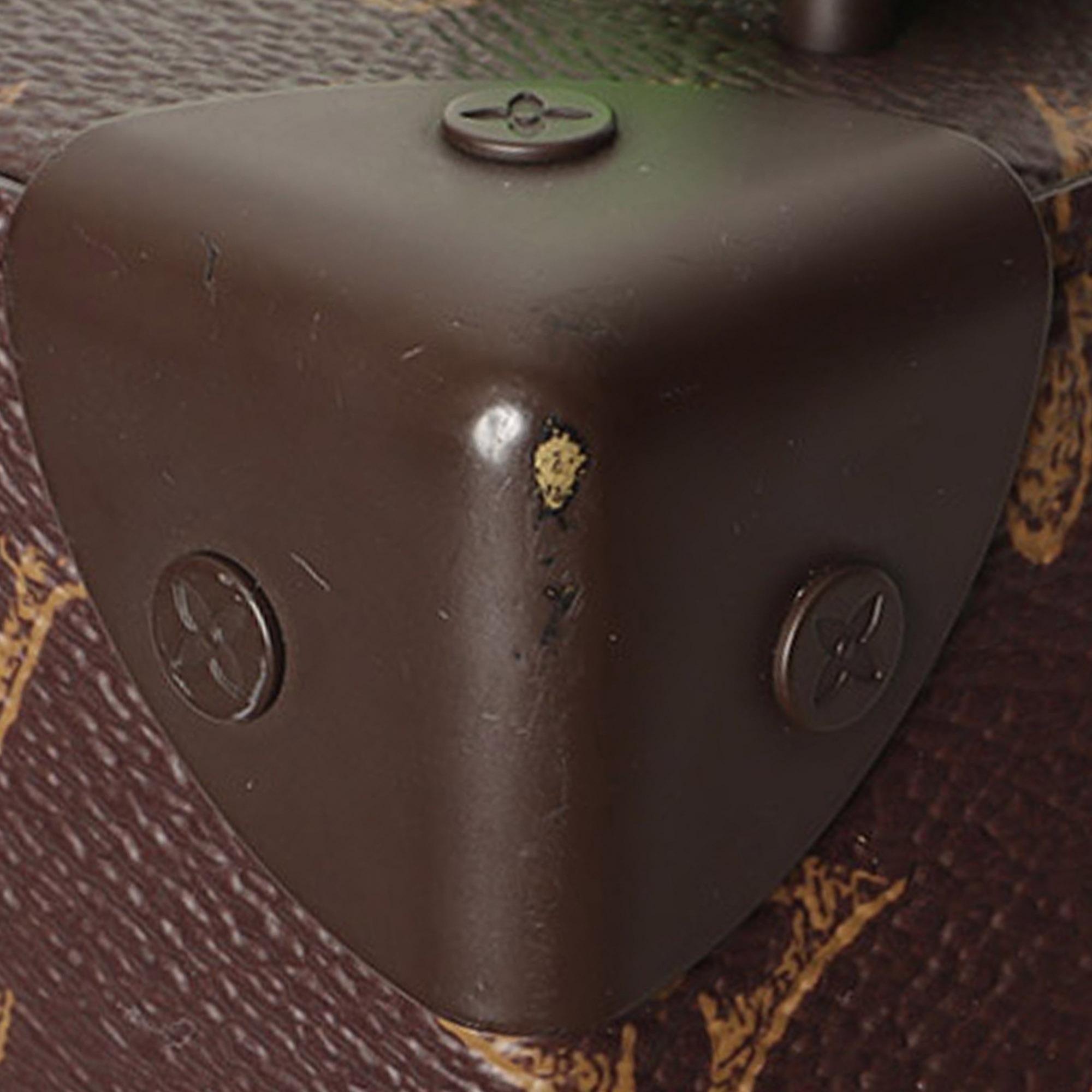 Louis Vuitton Monogram Vertical Box Trunk (SHG-aKatHl)
