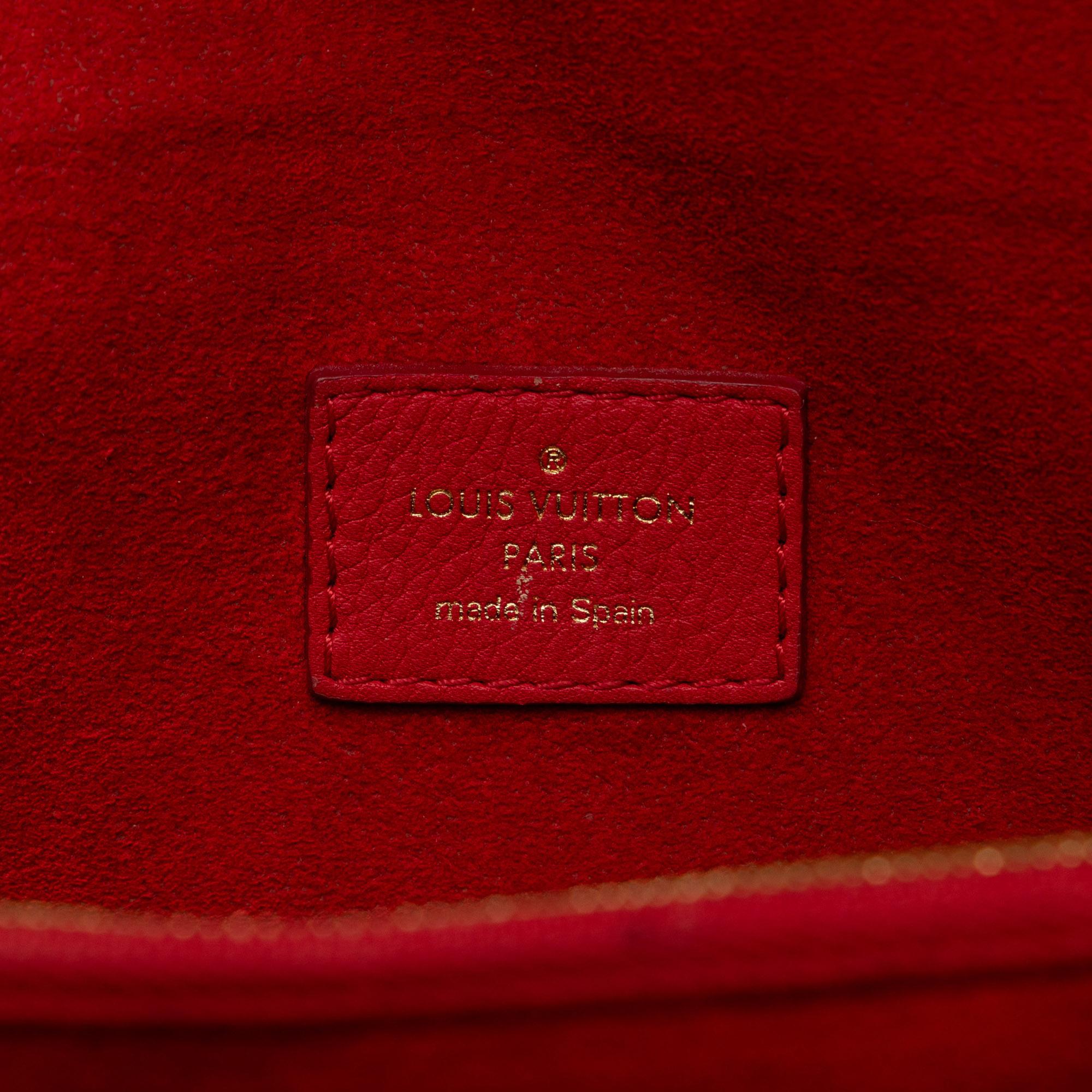 Louis Vuitton Monogram Victoire (SHG-pWRJnA)