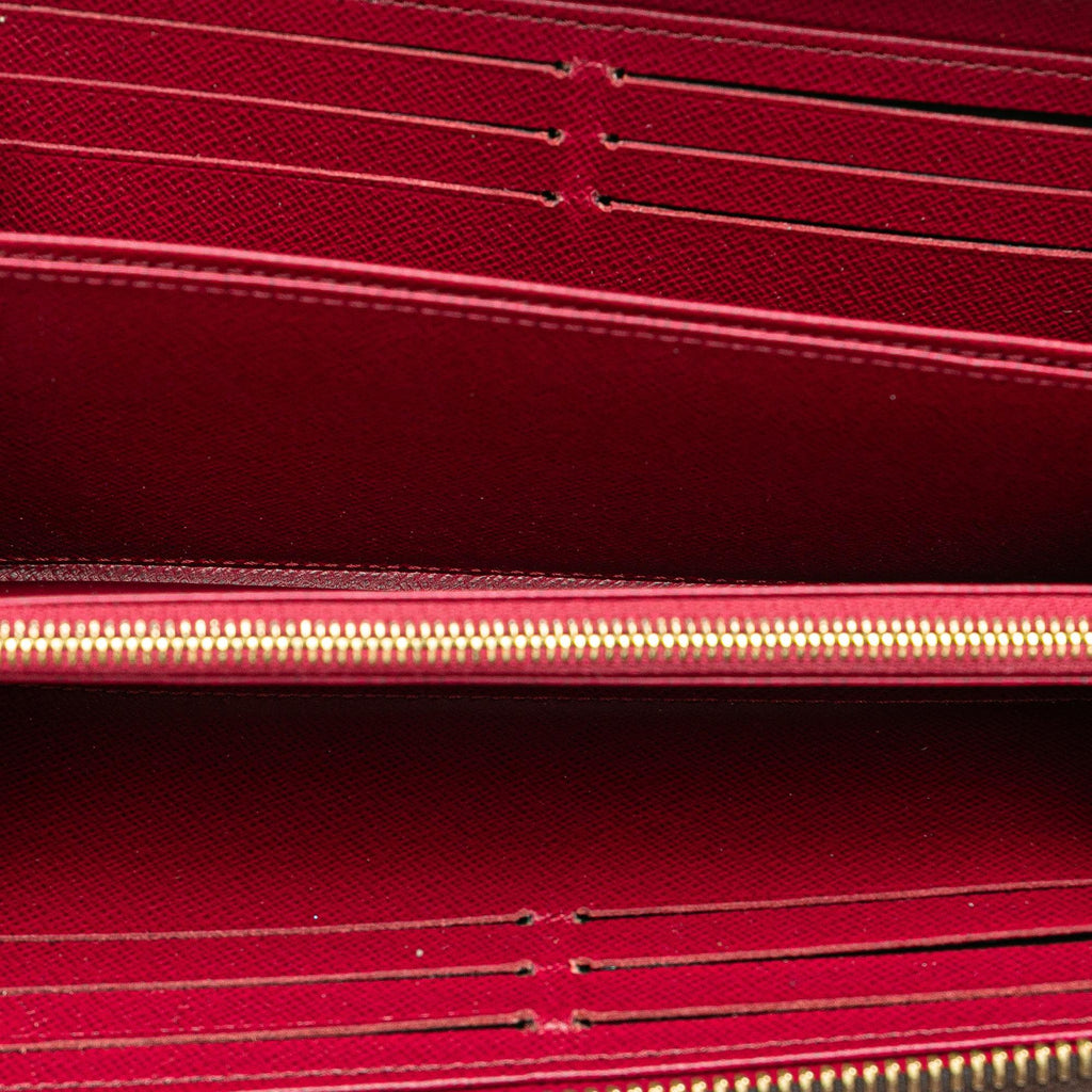 Louis Vuitton Monogram Zippy Wallet (SHG-HiaSAc)