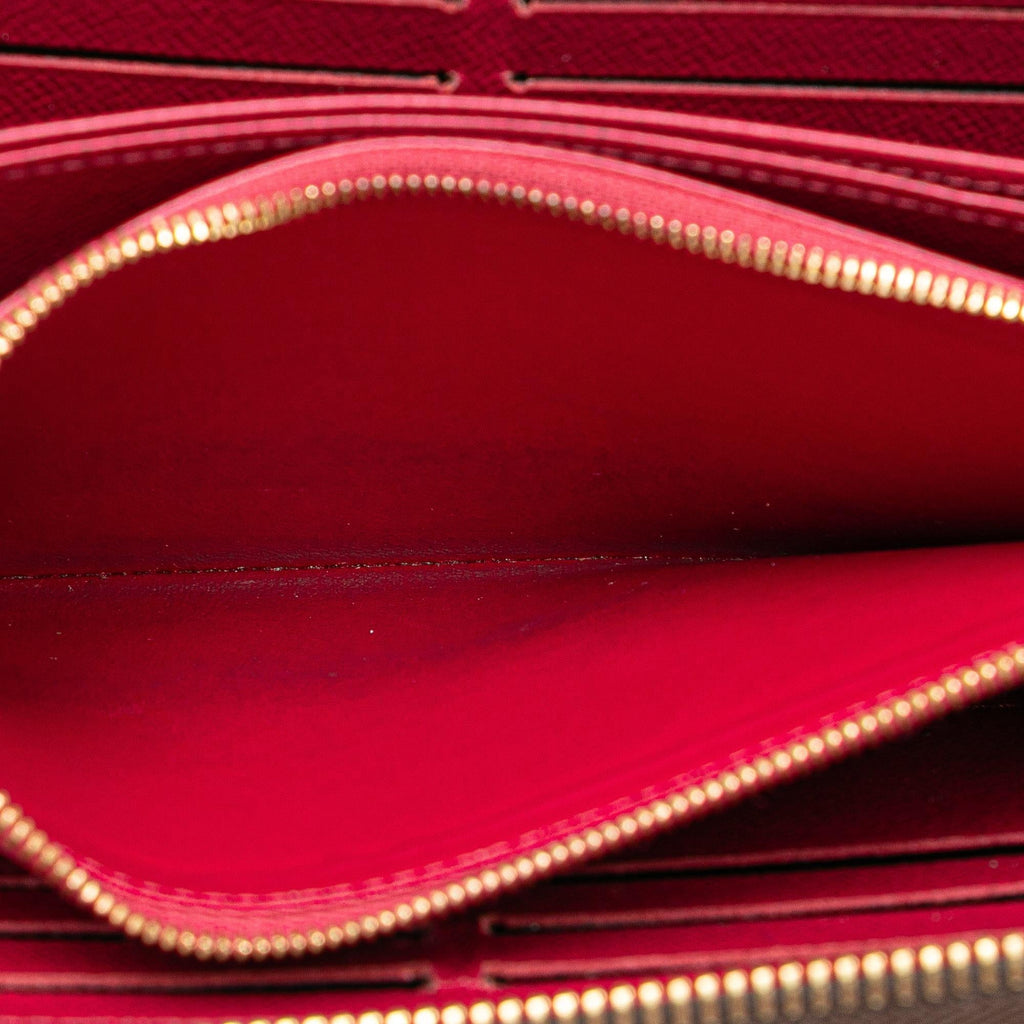 Louis Vuitton Monogram Zippy Wallet (SHG-HiaSAc)