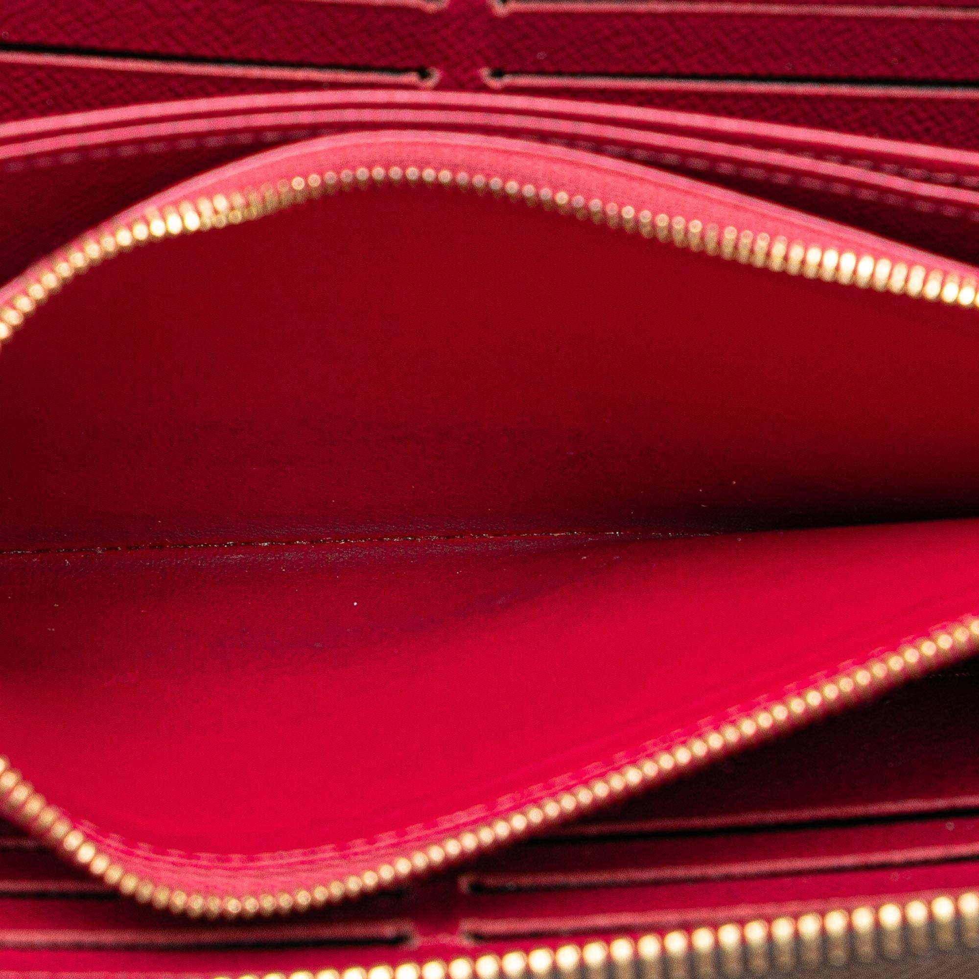 Louis Vuitton Monogram Zippy Wallet (SHG-HiaSAc)