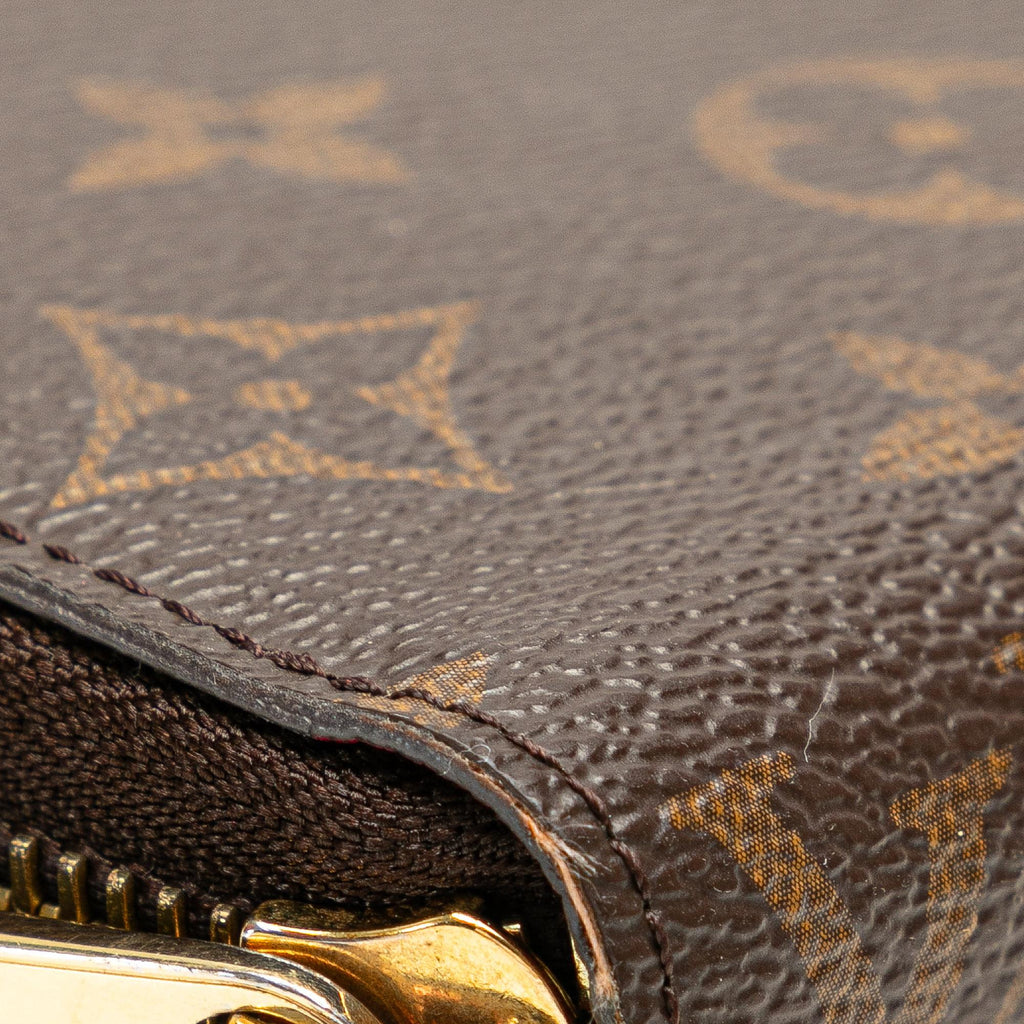 Louis Vuitton Monogram Zippy Wallet (SHG-HiaSAc)