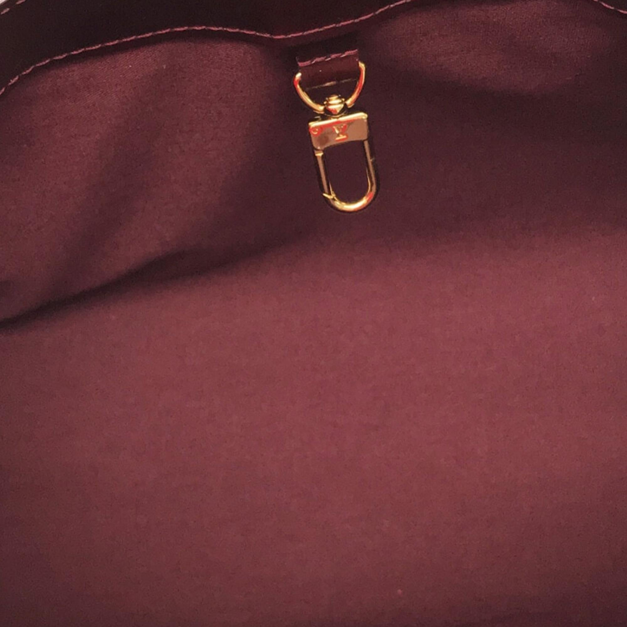 Louis Vuitton MonogramVernis Wilshire PM (SHG-TiJ57I)