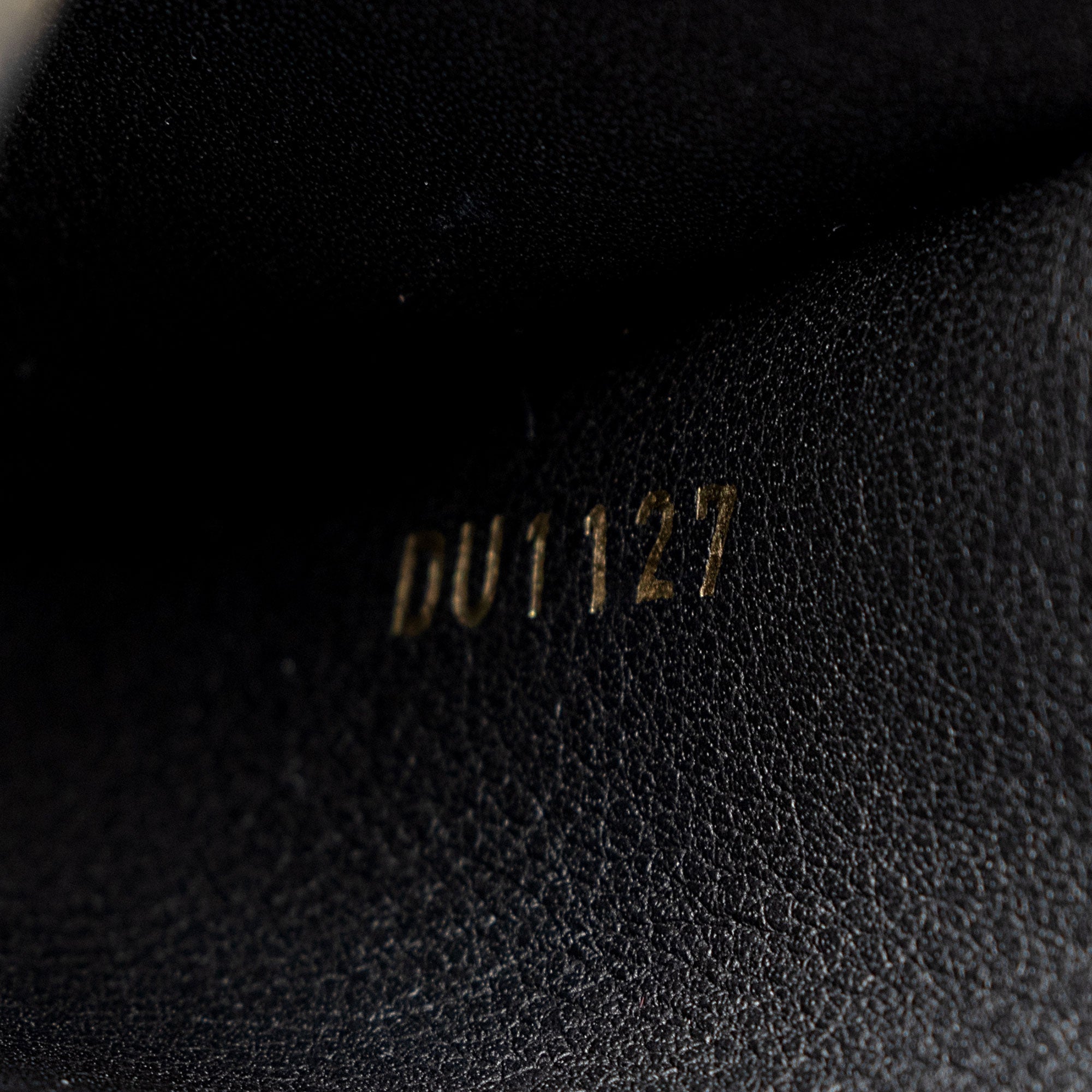 Louis Vuitton Reverse Monogram Column Pochette (SHF-HTgM8Z)