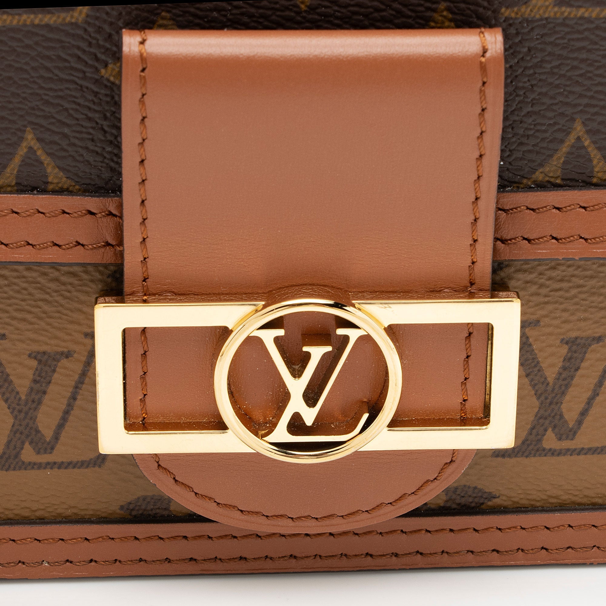 Louis Vuitton Reverse Monogram Dauphine Chain Wallet (SHF-BmrxyO)