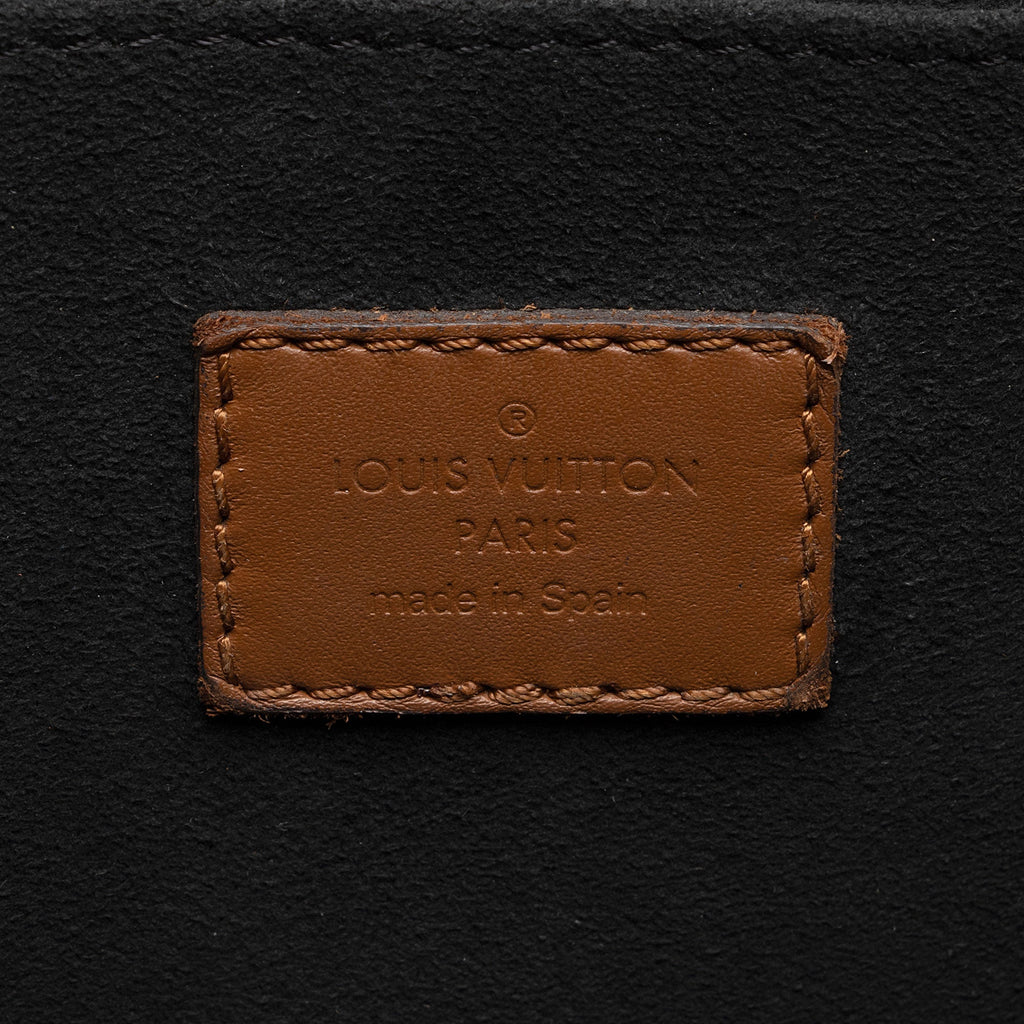 Louis Vuitton Reverse Monogram Dauphine MM Shoulder Bag (SHF-VOdubV)