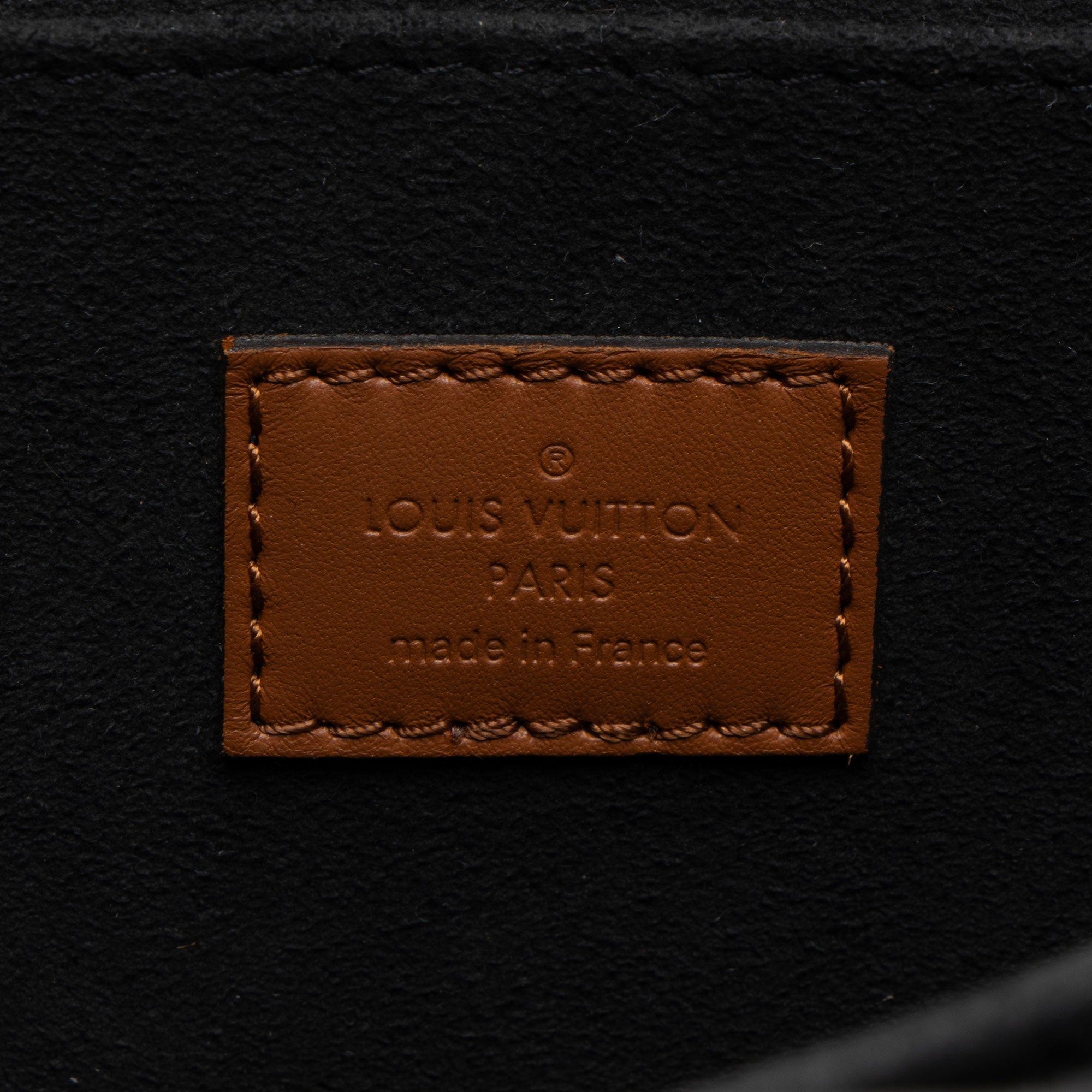 Louis Vuitton Reverse Monogram Dauphine MM Shoulder Bag - FINAL SALE (SHF-qc8Mo6)