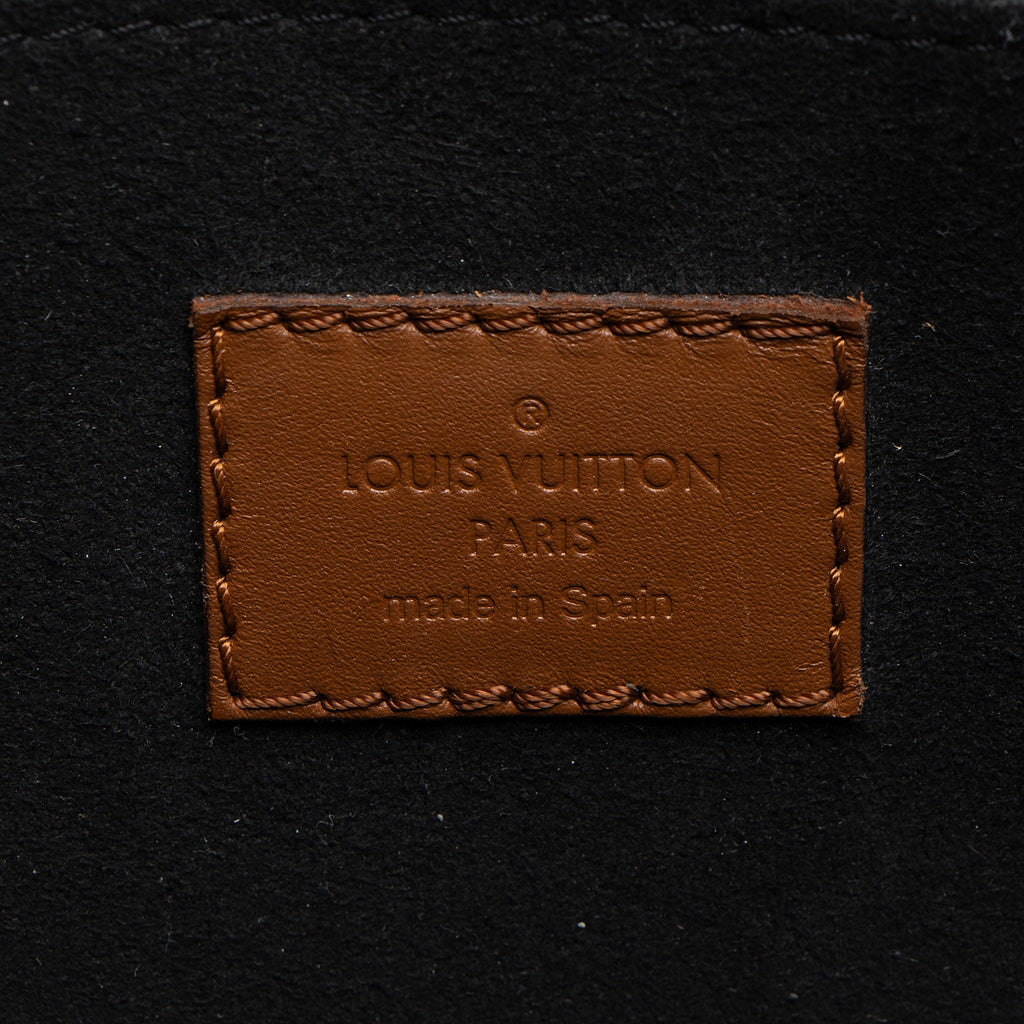Louis Vuitton Reverse Monogram Dauphine MM Shoulder Bag (SHF-gLxrYk)