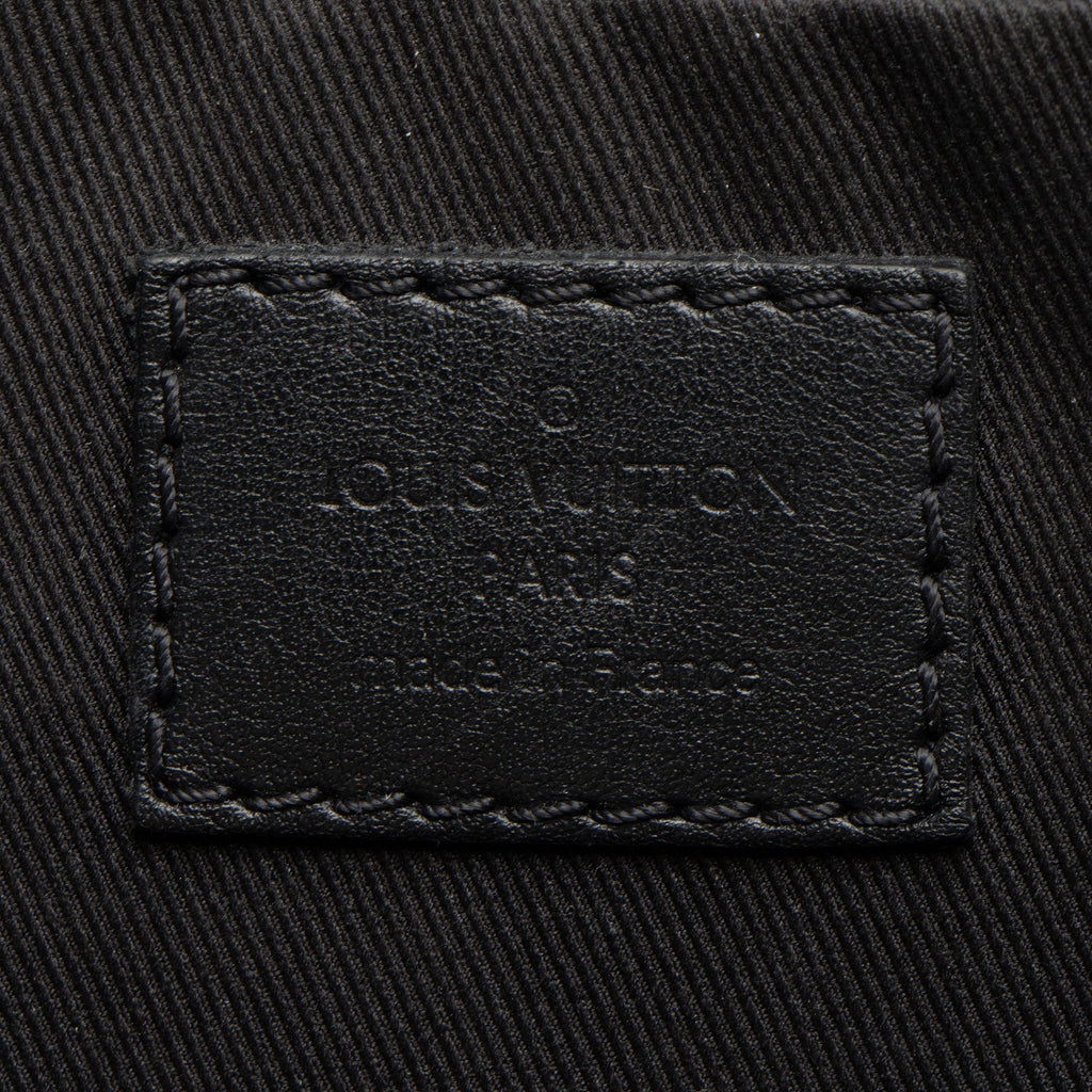 Louis Vuitton Reverse Monogram Eclipse Trio Messenger (SHF-CDPjS8)