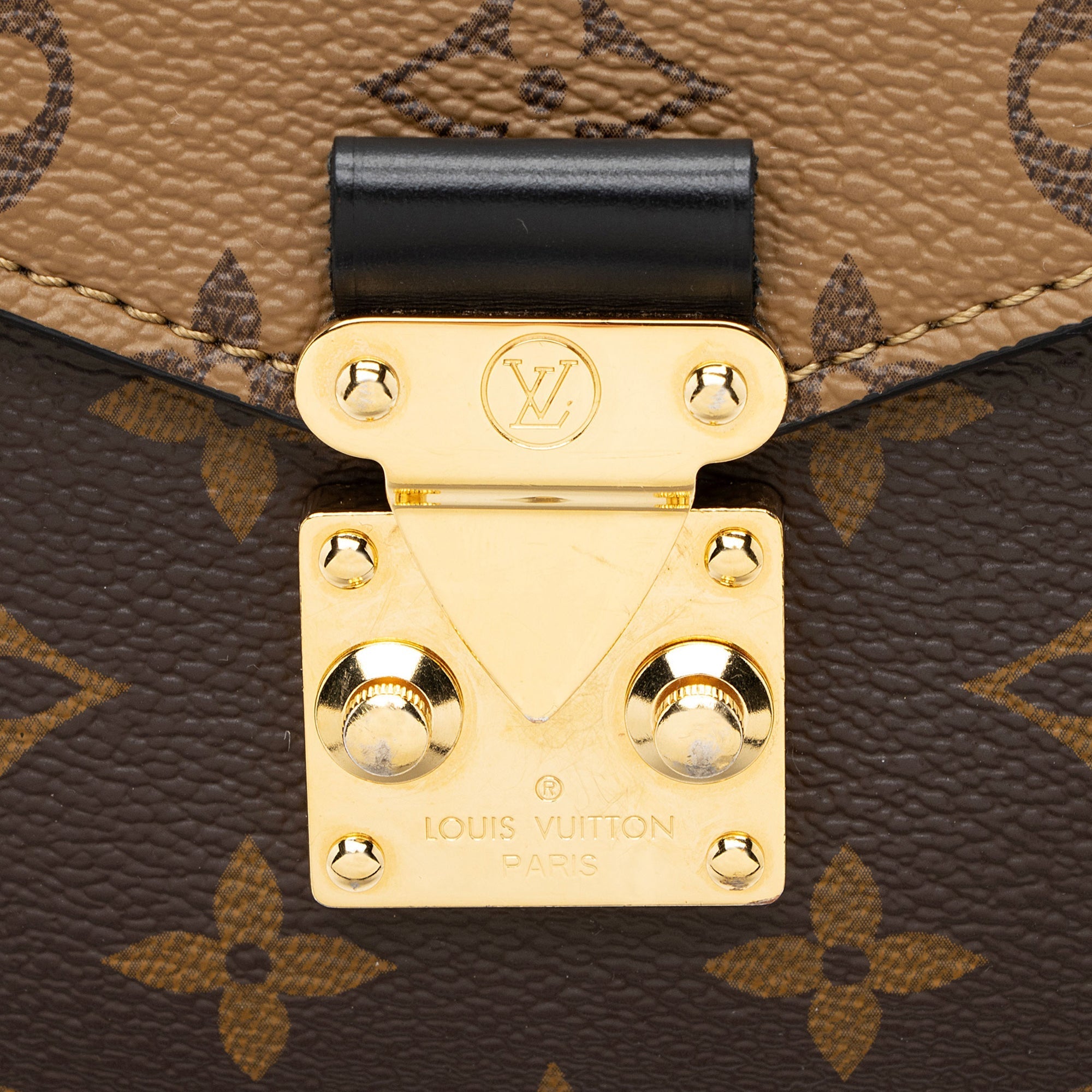 Louis Vuitton Reverse Monogram Pochette Metis Shoulder Bag (SHF-AEJTIE)