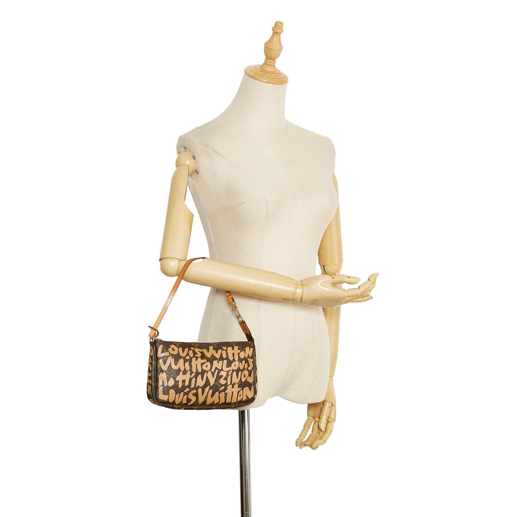 Louis Vuitton Stephen Sprouse Monogram Graffiti Pochette Accessoires (SHG-cl9BG5)