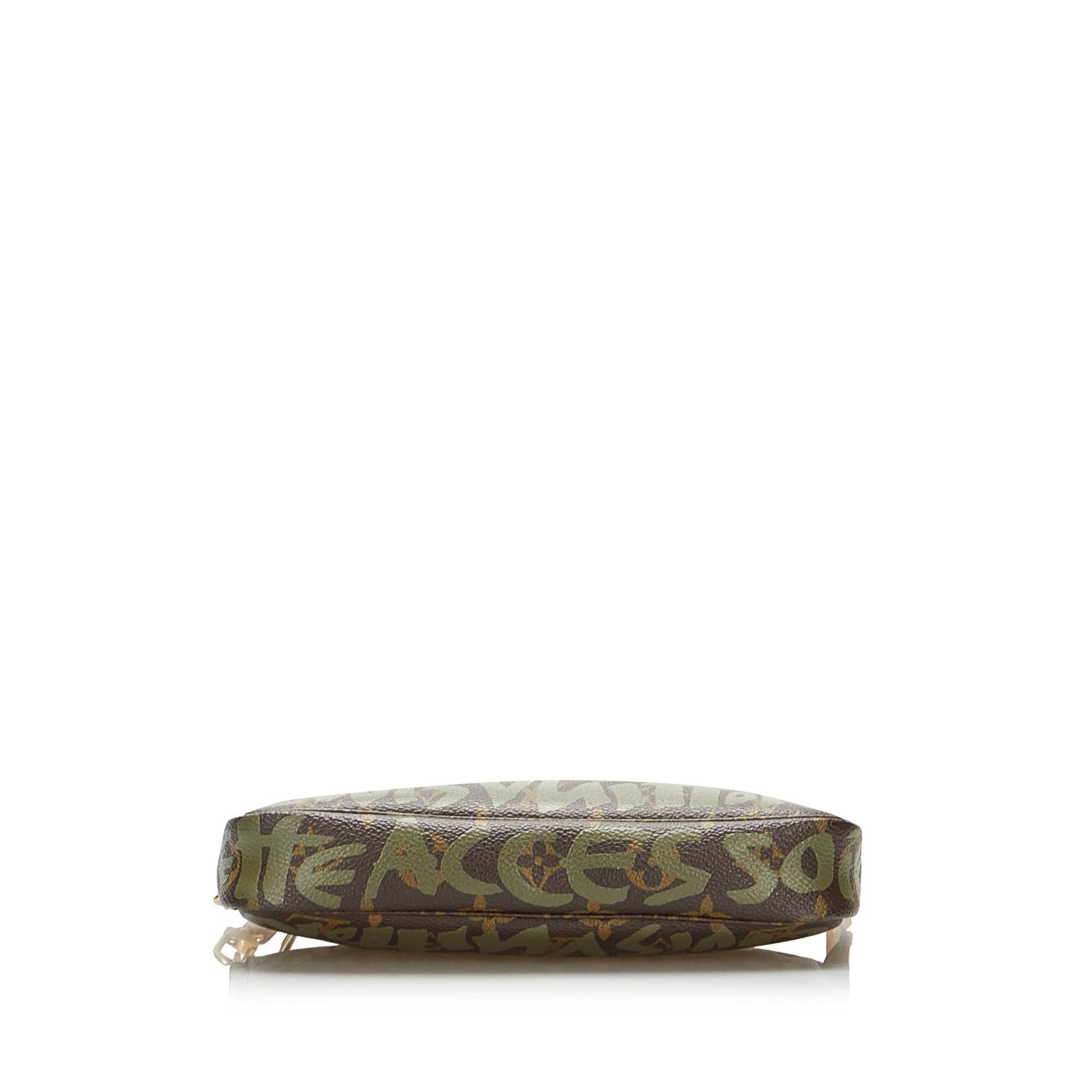 Louis Vuitton Stephen Sprouse Monogram Graffiti Pochette Accessoires (SHG-Hv6atm)