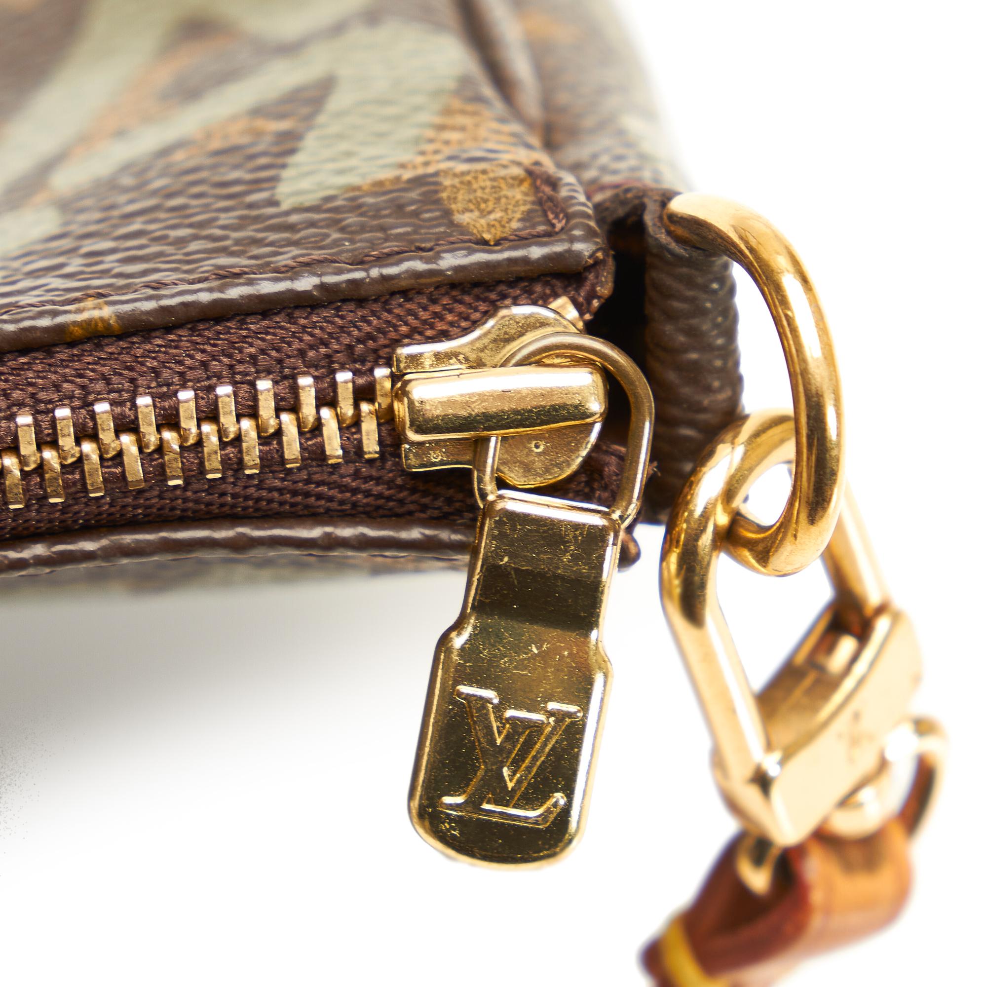Louis Vuitton Stephen Sprouse Monogram Graffiti Pochette Accessoires (SHG-Hv6atm)