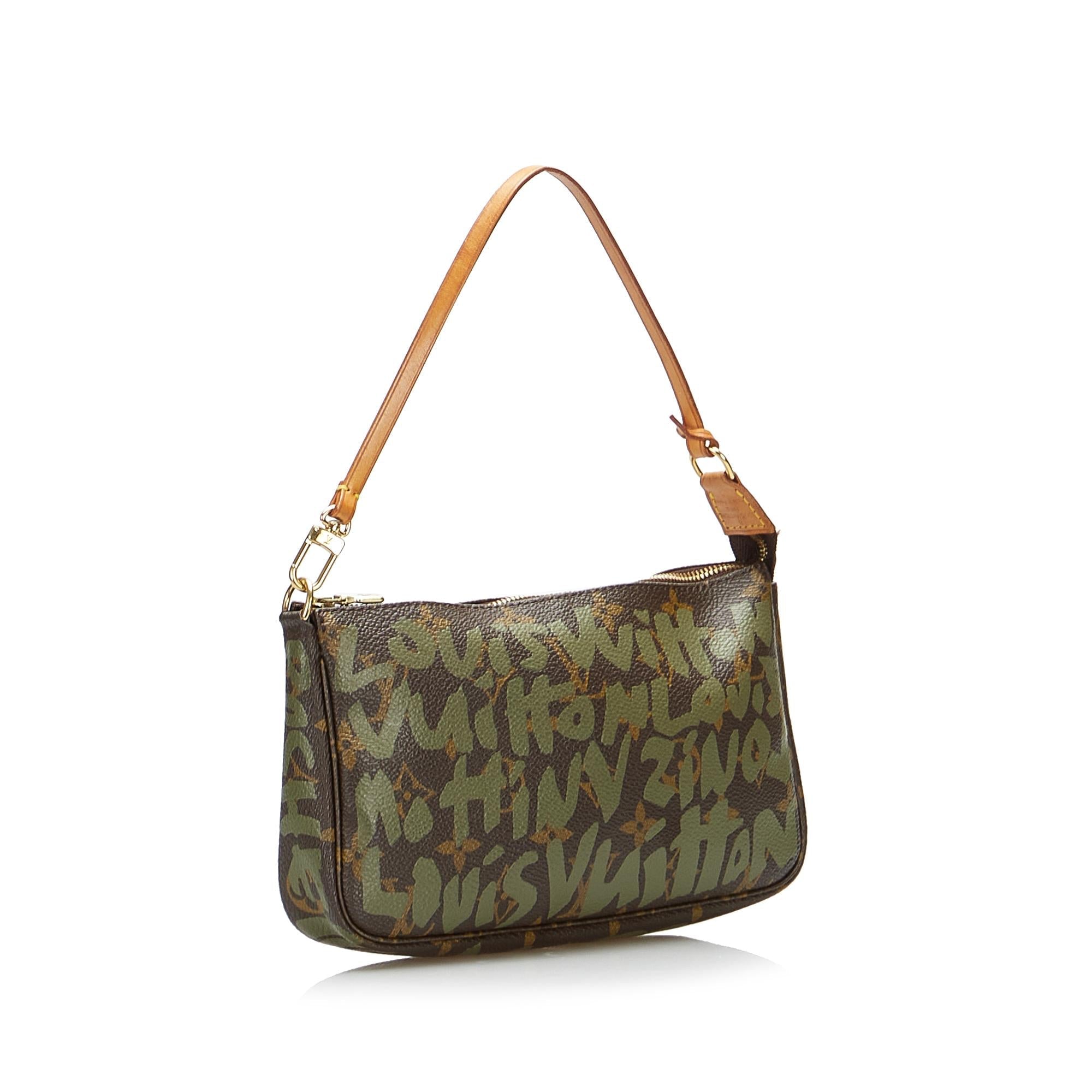 Louis Vuitton Stephen Sprouse Monogram Graffiti Pochette Accessoires (SHG-Hv6atm)