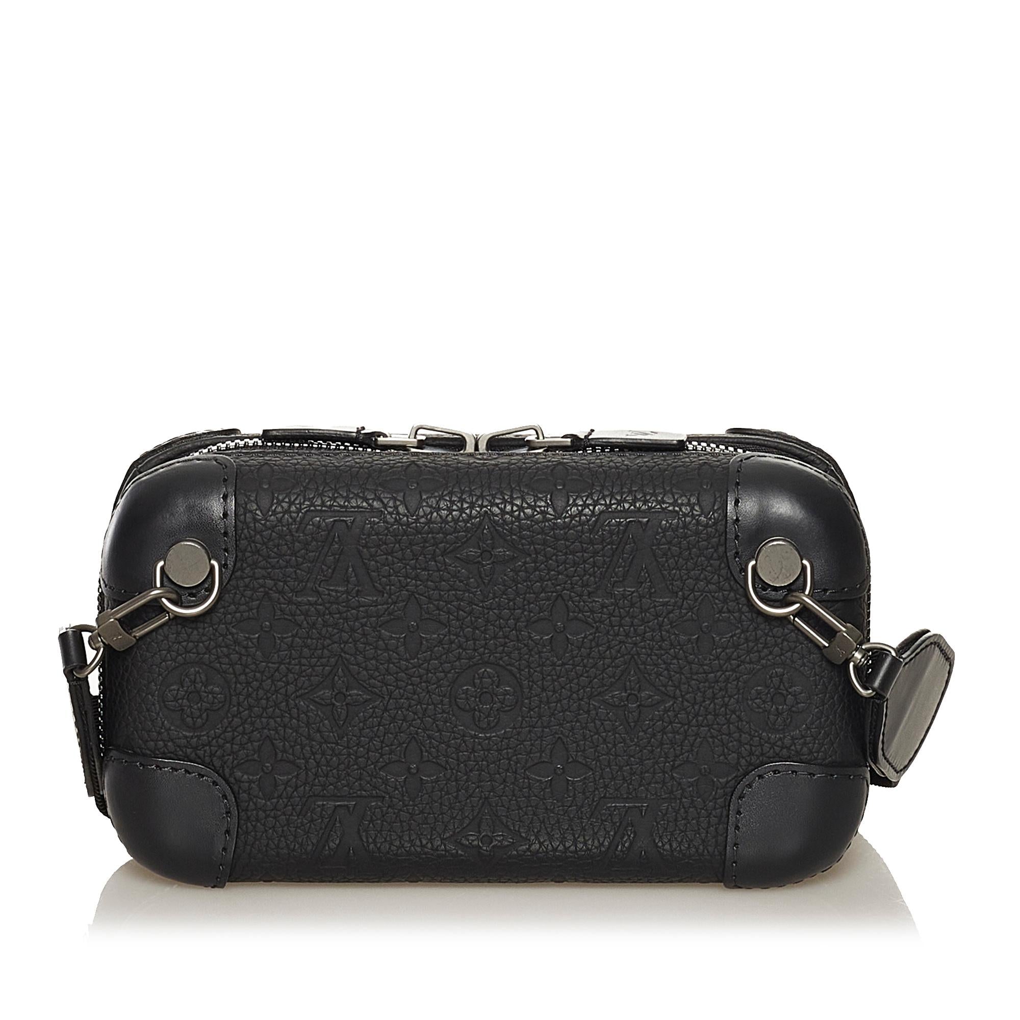 Louis Vuitton Taurillion Monogram Horizon Clutch (SHG-37424)