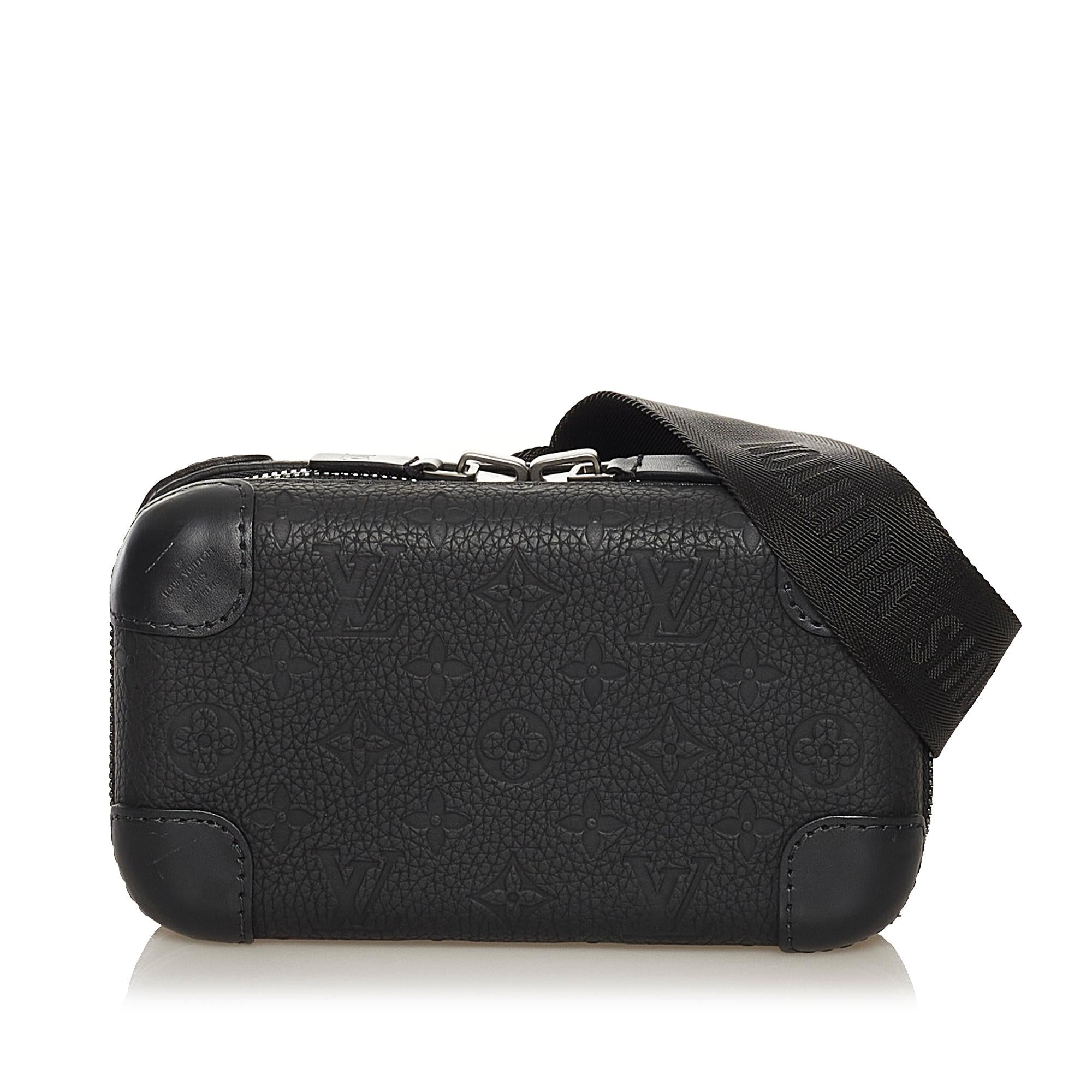 Louis Vuitton Taurillion Monogram Horizon Clutch (SHG-37424)