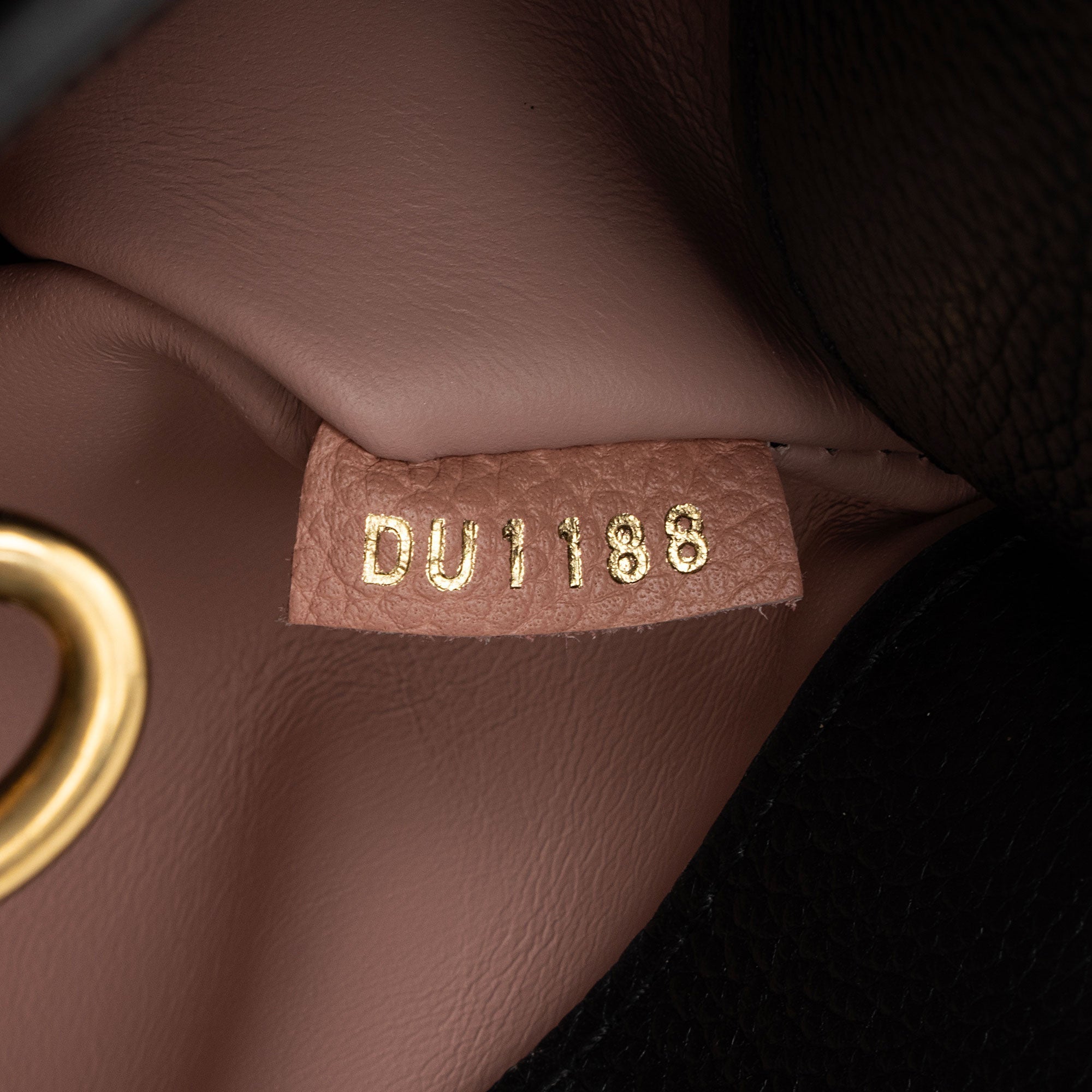 Louis Vuitton Taurillon CIty Steamer MM Tote (SHF-kRRIa6)