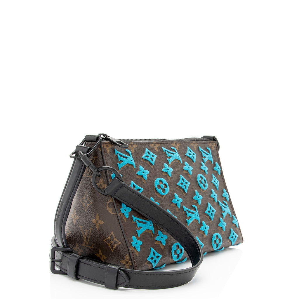 Louis Vuitton Tuffetage Monogram Canvas Triangle Messenger (SHF-jwGxvx)