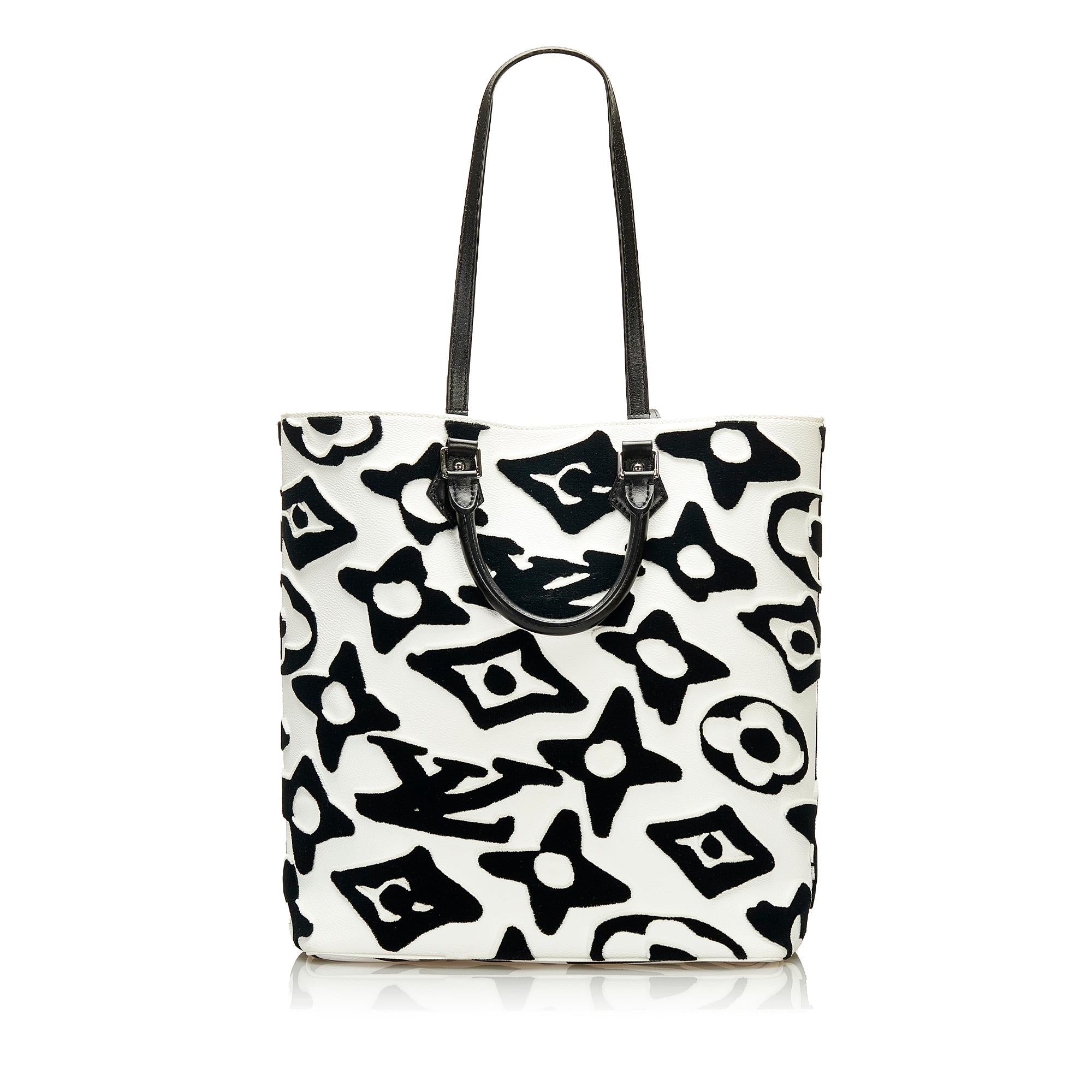 Louis Vuitton Urs Fischer Monogram Tufted Cabas (SHG-hE5CPs)