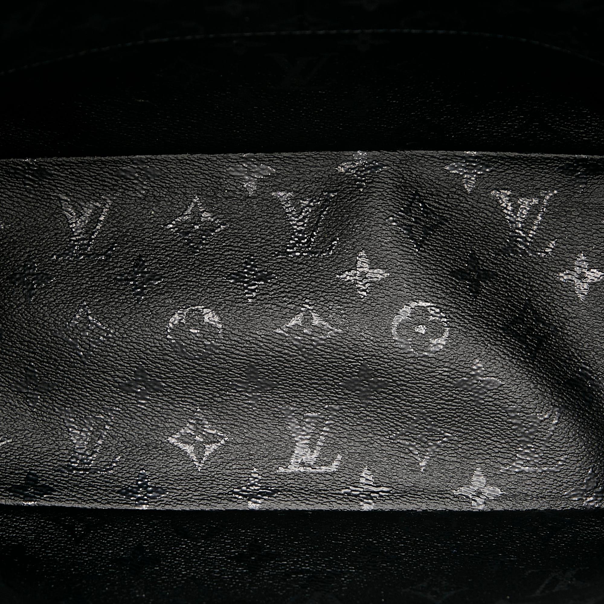 Louis Vuitton Urs Fischer Monogram Tufted Cabas (SHG-hE5CPs)