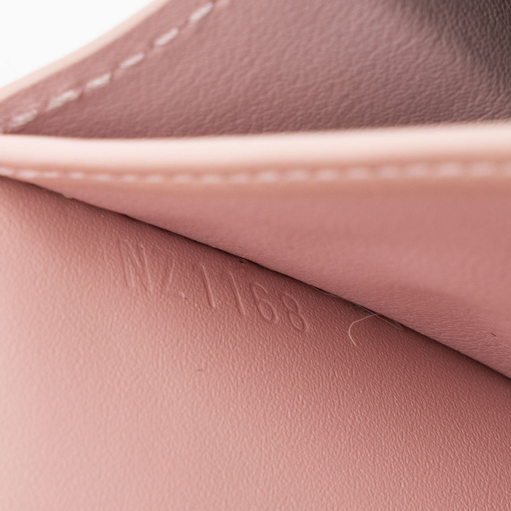 Louis Vuitton Vernis Monogram Canvas Cherrywood Wallet (SHF-LI7EqG)