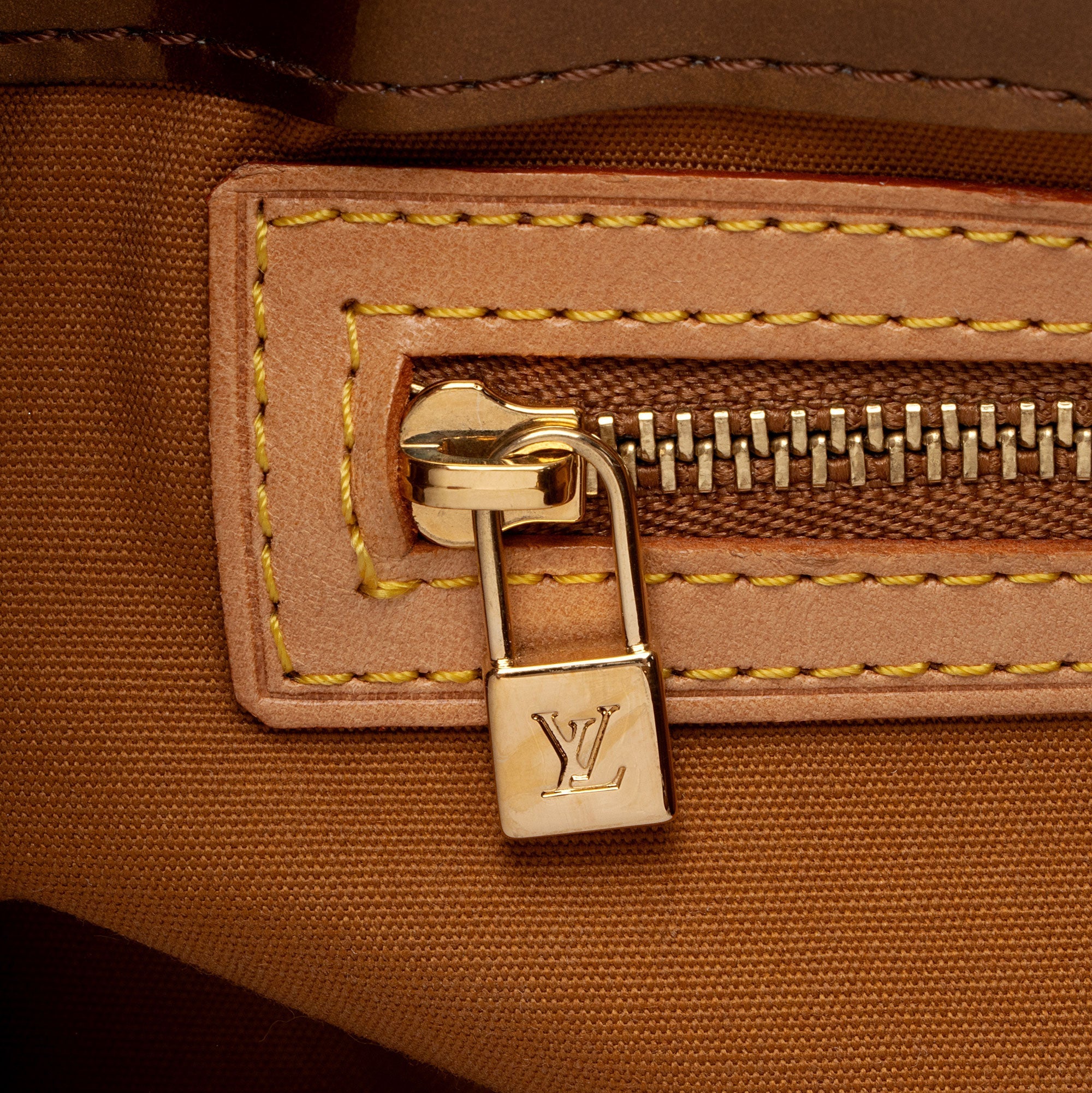 Louis Vuitton Vintage Monogram Vernis Reade PM Tote (SHF-dxPJbs)