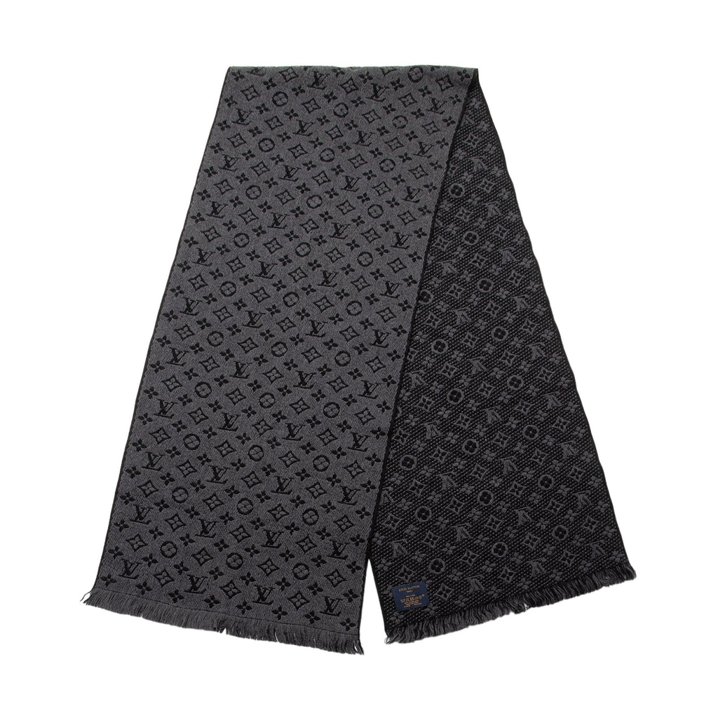 Louis Vuitton Wool Monogram Classic Scarf (SHF-6ZKjr7)