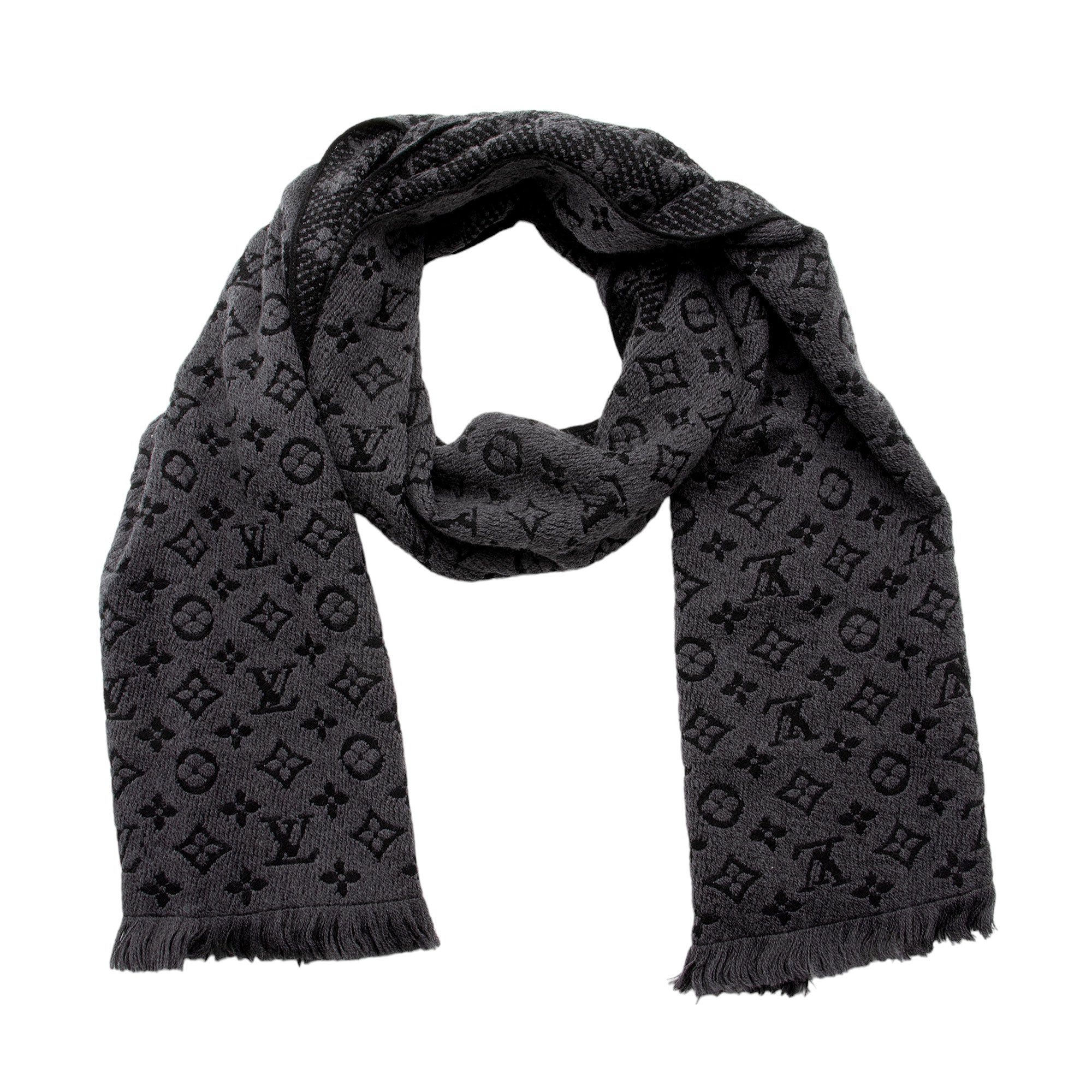 Louis Vuitton Wool Monogram Classic Scarf (SHF-6ZKjr7)