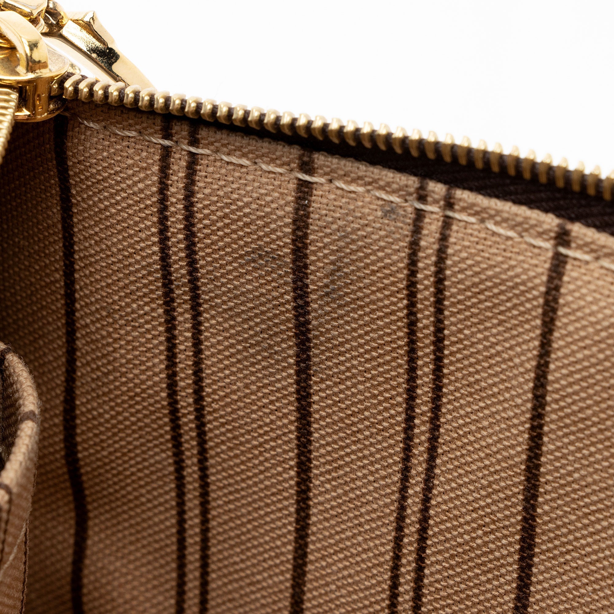 Louis Vuitton X LOL Monogram Canvas Neverfull MM Pochette (SHF-phsuHR)