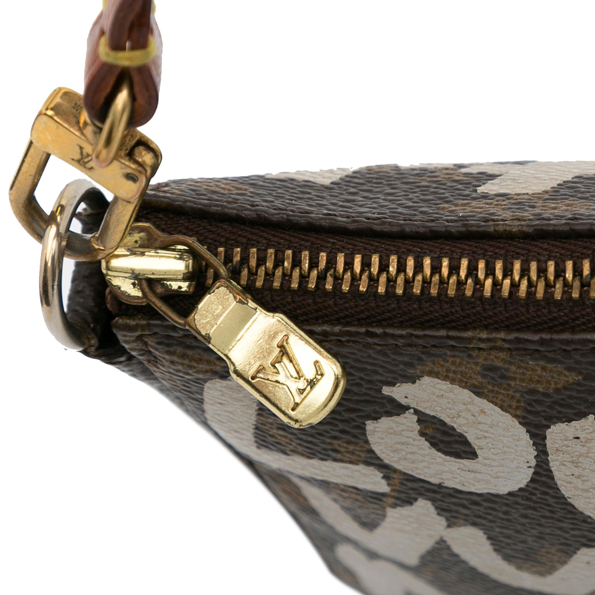 Louis Vuitton x Stephen Sprouse Monogram Graffiti Pochette Accessoires (SHG-pKgvIS)