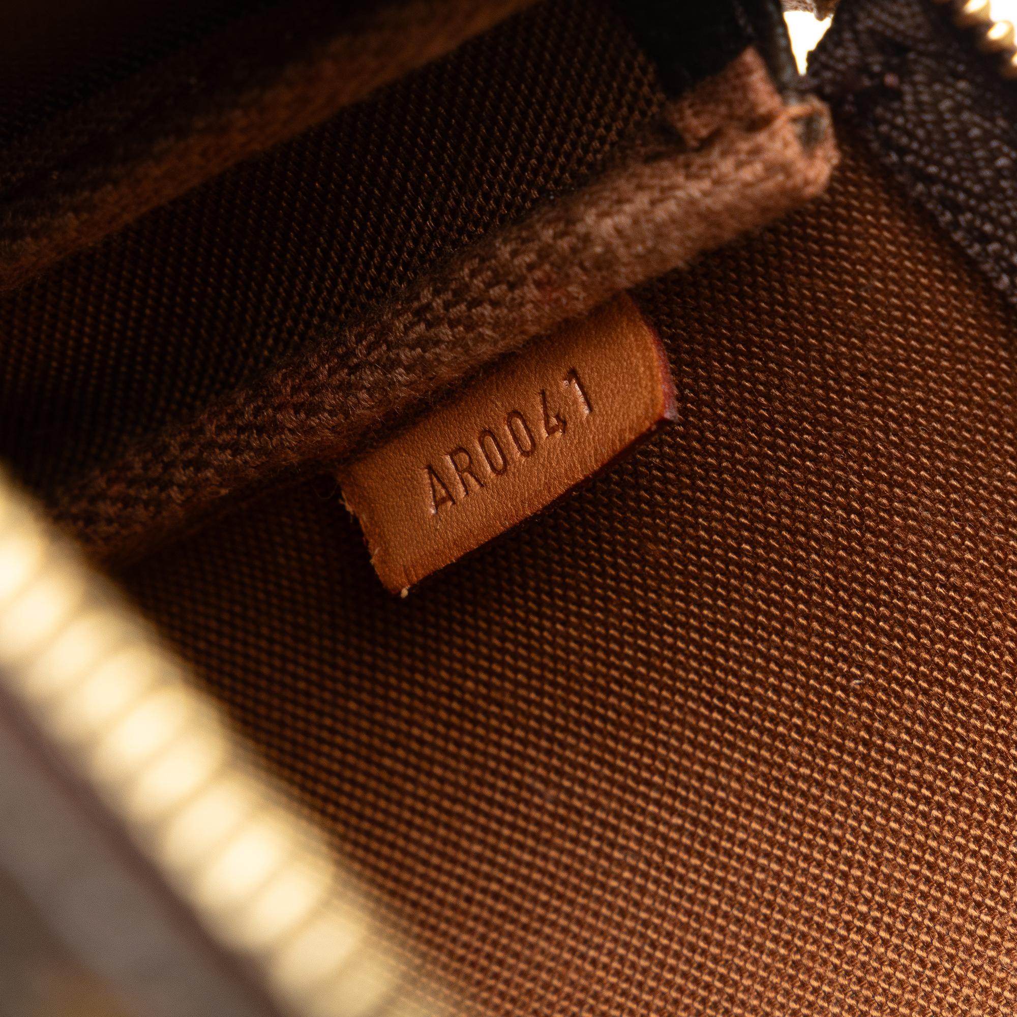 Louis Vuitton x Stephen Sprouse Monogram Graffiti Pochette Accessoires (SHG-0eY3am)