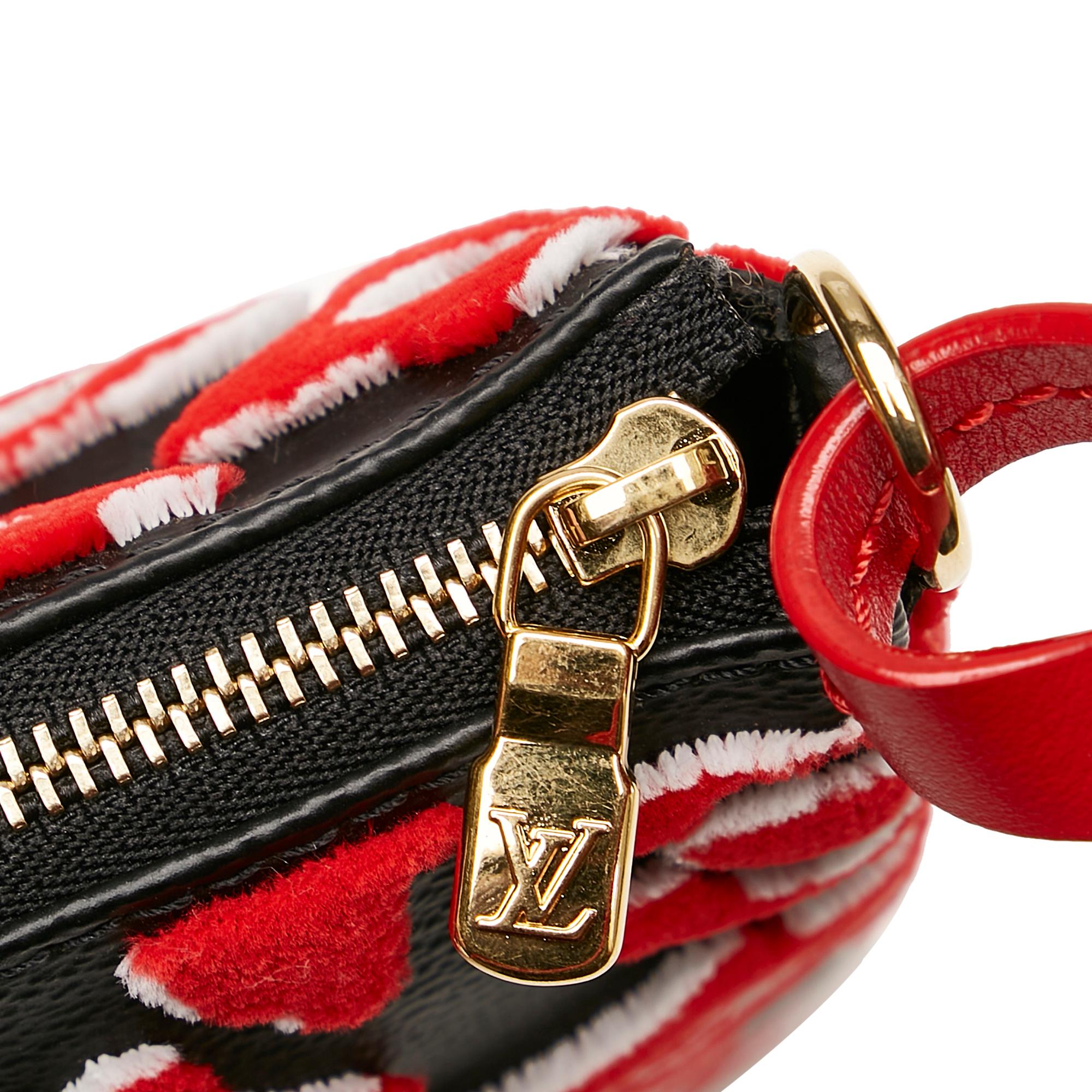Louis Vuitton x UF Monogram Tufted Pochette Accessoires (SHG-iWZZdR)