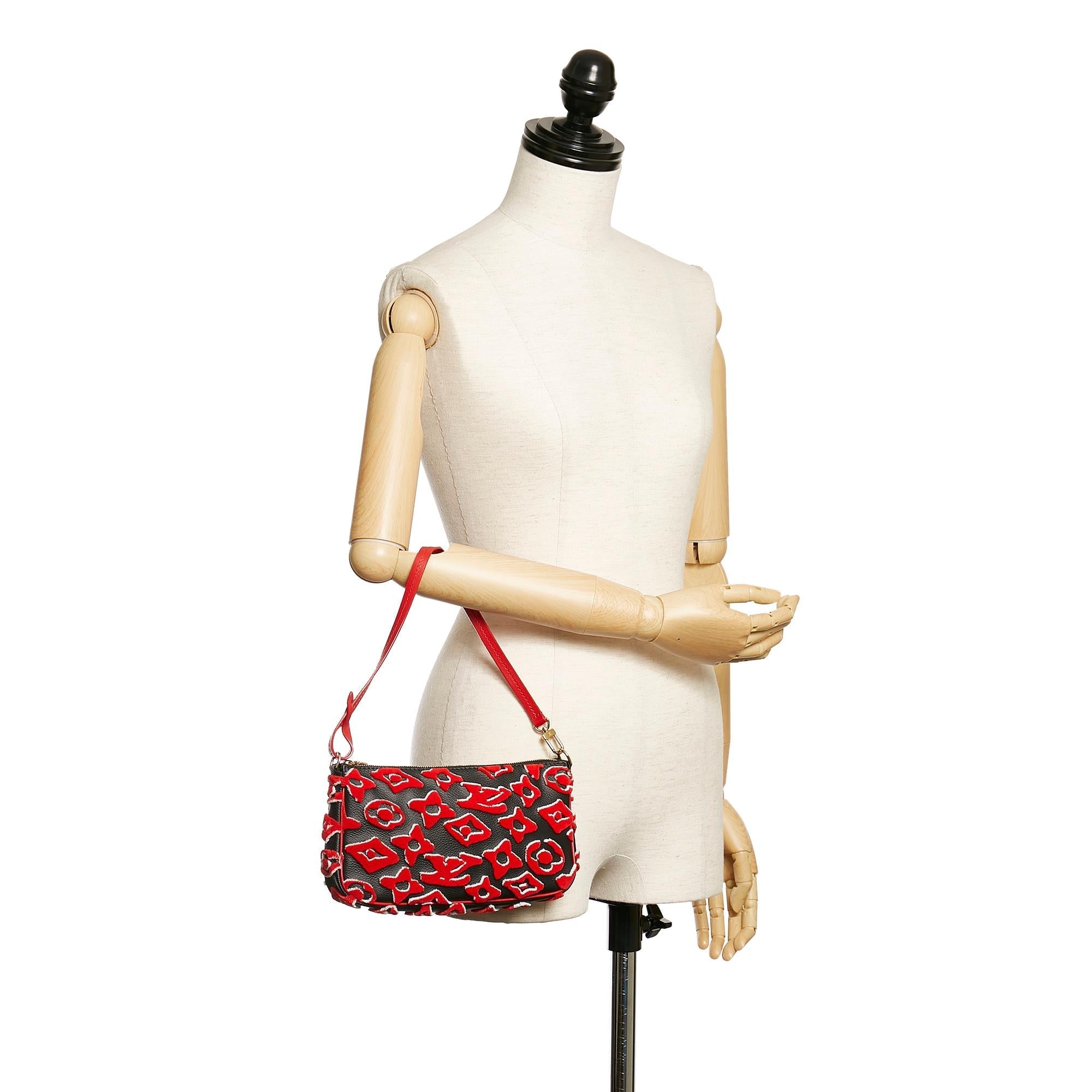 Louis Vuitton x UF Monogram Tufted Pochette Accessoires (SHG-iWZZdR)