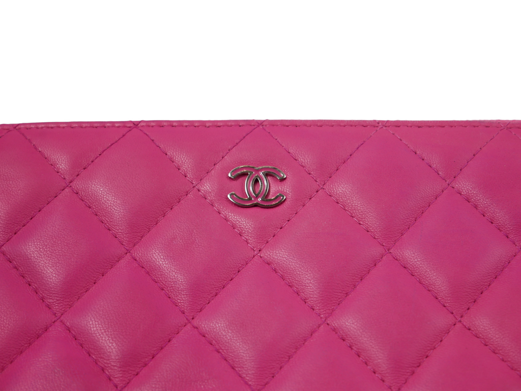 Chanel pink quilted clutch - 2015